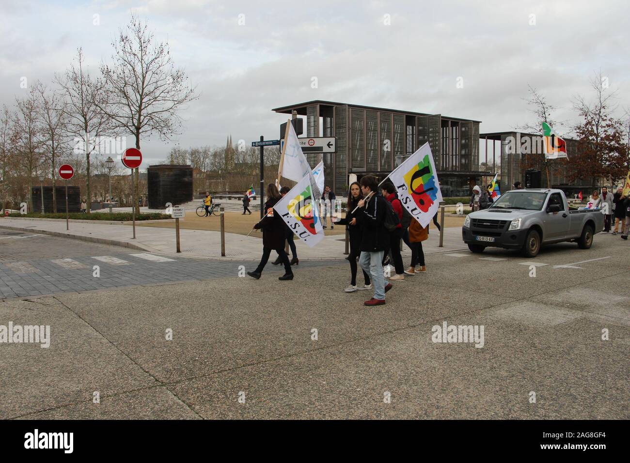 Massiccia mobilitazione contro la riforma delle pensioni con 5000 manifestanti in Niort con per la prima volta la CFDT, ma non sugli stessi punti Foto Stock