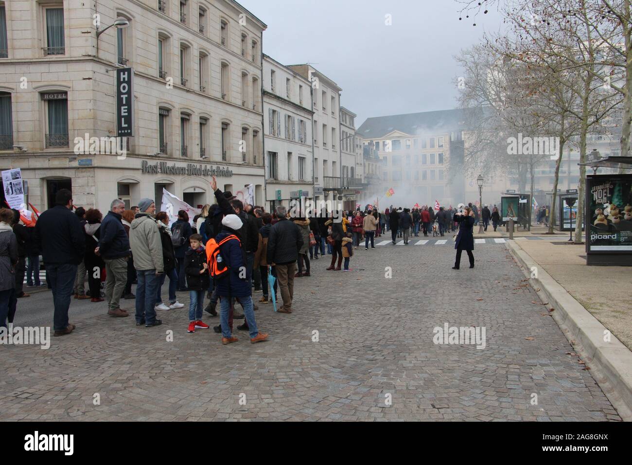 Massiccia mobilitazione contro la riforma delle pensioni con 5000 manifestanti in Niort con per la prima volta la CFDT, ma non sugli stessi punti Foto Stock