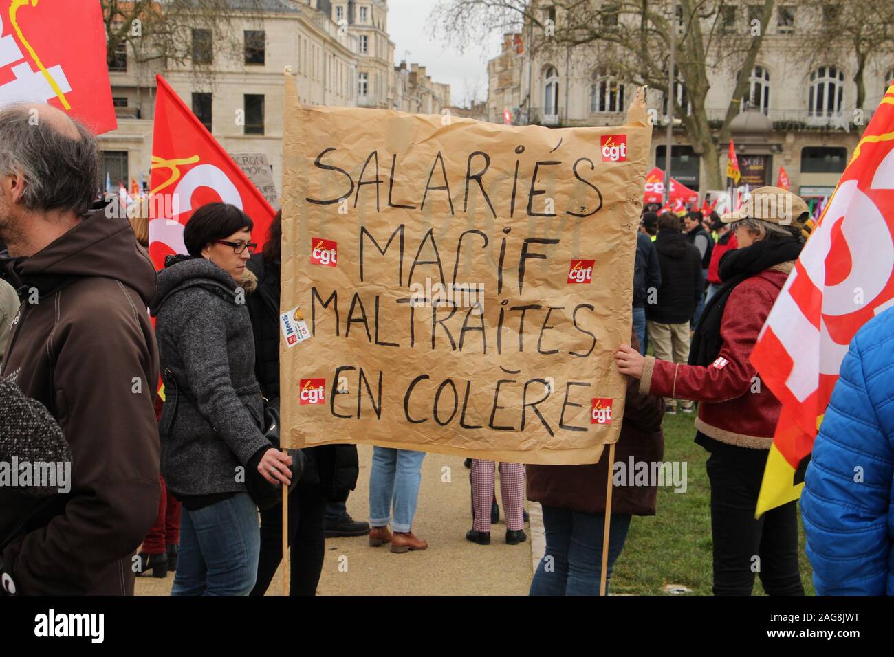 Massiccia mobilitazione contro la riforma delle pensioni con 5000 manifestanti in Niort con per la prima volta la CFDT, ma non sugli stessi punti Foto Stock