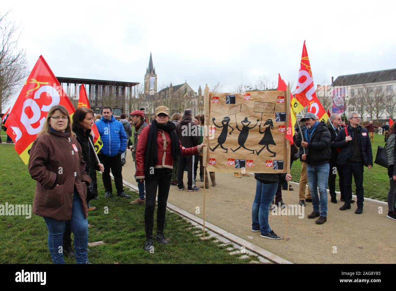 Massiccia mobilitazione contro la riforma delle pensioni con 5000 manifestanti in Niort con per la prima volta la CFDT, ma non sugli stessi punti Foto Stock
