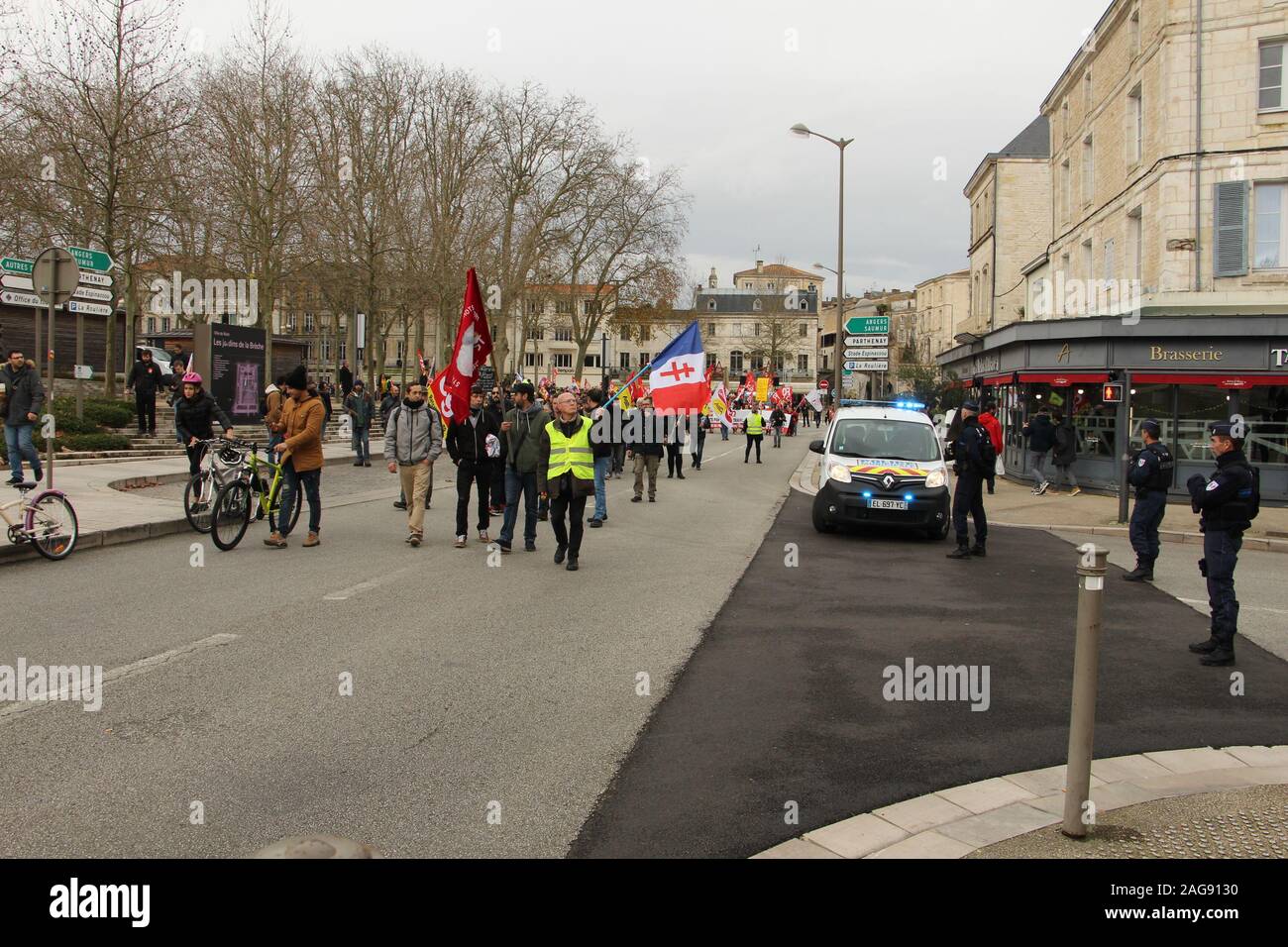 Massiccia mobilitazione contro la riforma delle pensioni con 5000 manifestanti in Niort con per la prima volta la CFDT, ma non sugli stessi punti Foto Stock
