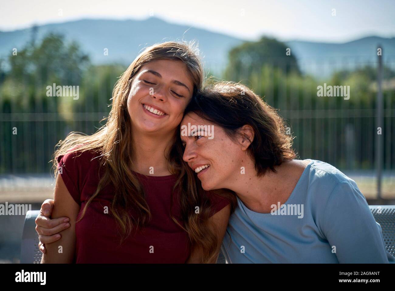 LAIA MARULL E CARMEN ARRUFAT nell'Innocenza (2019) - Titolo originale: LA INNOCENCIA-, diretto da LUCIA ALEMANY. Credito: ICEC,/LAGARTO film/TV3 / Cortesía Album Foto Stock