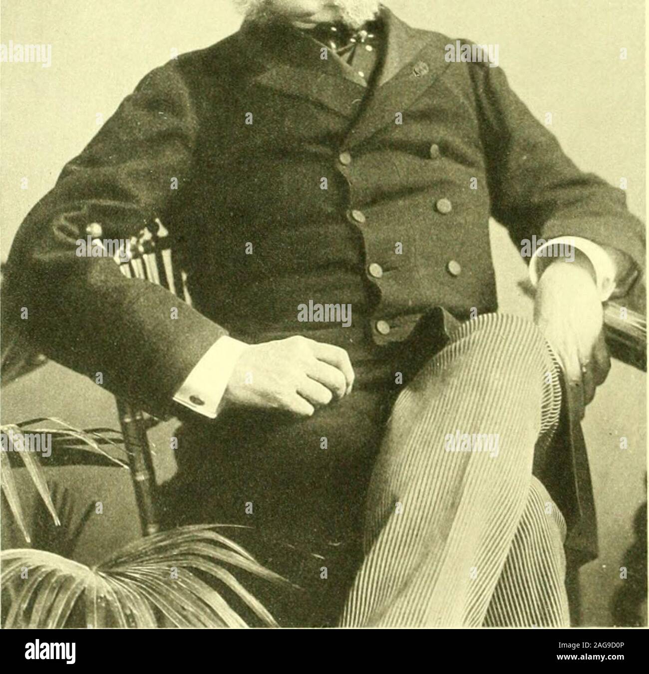 . Genealogico Memorial e la storia dello stato del New Jersey ... ay i, 1647, ha sposato come hissecond moglie Margaret, la vedova di John Elsom,che morì senza problema nel 1670. ThomasWright dalla sua prima moglie ebbe cinque figli nelseguente modo: .1. Thomas, sposato Elizabeth Chit-tenden, 16 giugno 1657; morì nel mese di aprile, 1711. 2. James, sposato (primo) Maria . E (seconda) Dorcas erbaccia, Novembre 20, 1660;morì nel 1705. 3. Samuel, avvisatore acustico nel 1634, inIjigland, come erano tutti questi bambini; egli mar-ried Marvão Butler, 29 settembre, 16^9, anddied hebruary 13. 1690. 4. Giuseppe, vedere per la guerra&lt;l. (II) Joseph, quarto figlio di Foto Stock