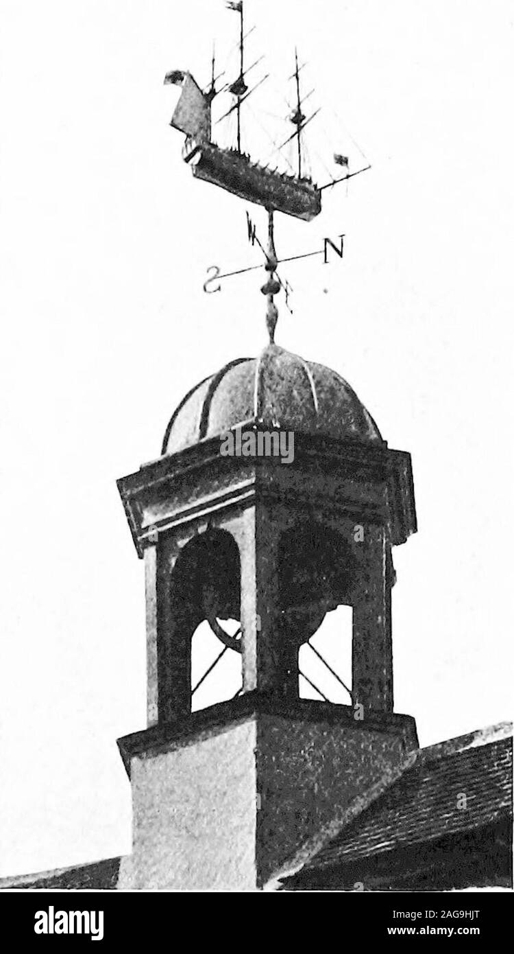 . Inglese di elementi in ferro battuto del XVII e XVIII secolo; uno storico & analytical conto dello sviluppo esterno smithcraft. enerosity di un cittadino deve havebeen persa. Si tratta di tre-masted,barque truccate e sotto barepoles tranne la randa, andmeasures oltre 6 metri da stemto stern e altrettanto in altezza.Ci sono bandiere sul principale-mastand picco, e una piccola unione Martinettosulla una breve personale perpendic truccate-ularly oltre la fine del bow-Fig. 159. Modello di SIR CLOUDESLEY dallo Spirito, whetc la randa inizia. La fregata badili su ROCHESTER ^j^- ^^^^^^^^^^^^^^ jj^^ ^fTOWN HALL, CIRCA I/OS. ^ Por Foto Stock