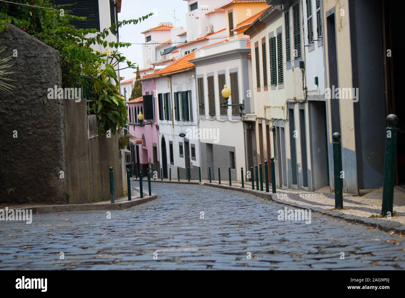Linee principali di una strada a Madiera Foto Stock