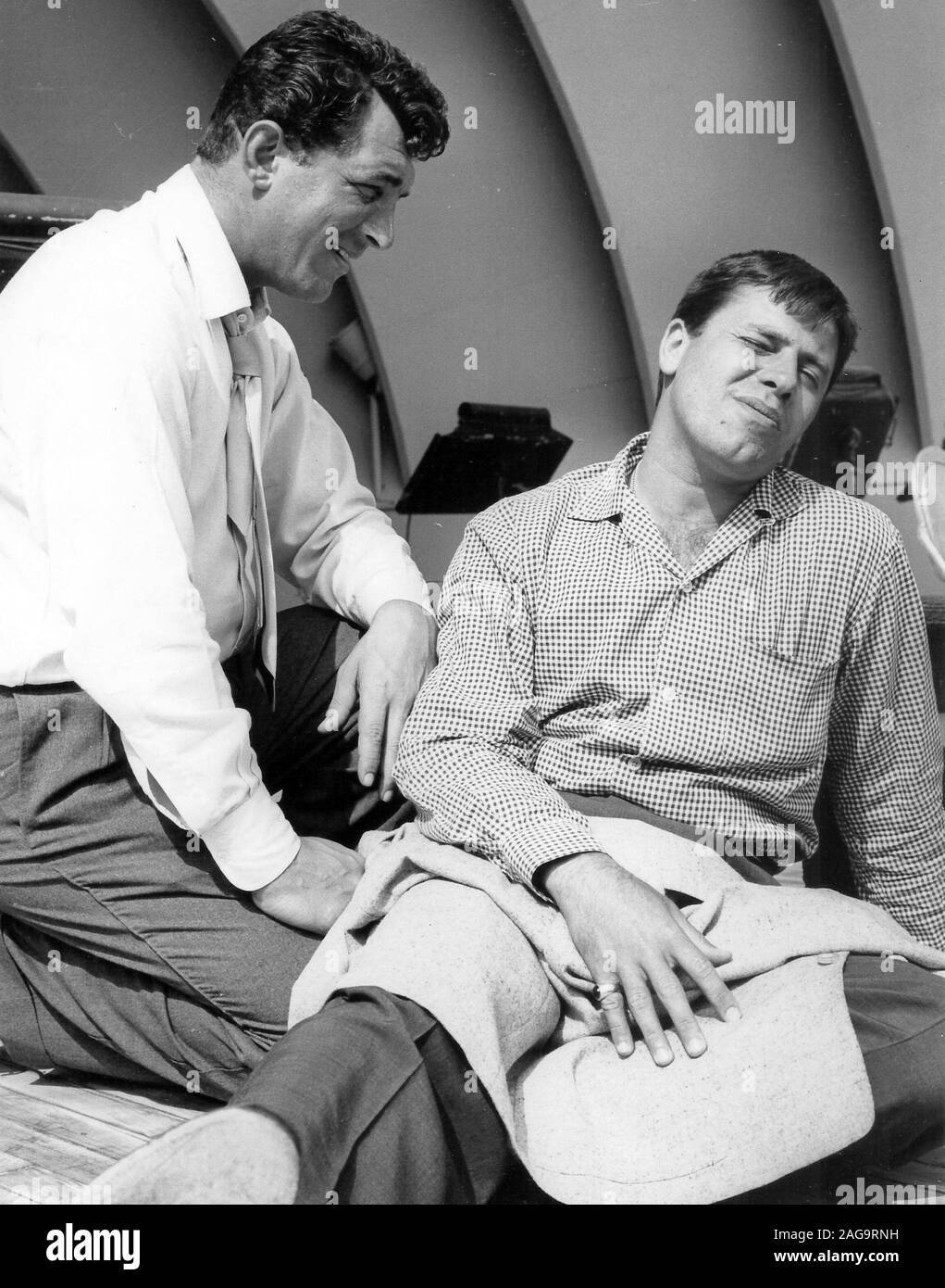 JERRY LEWIS e Dean Martin a Hollywood o busto (1956), diretto da Frank TASHLIN. Credito: Paramount Pictures / Album Foto Stock