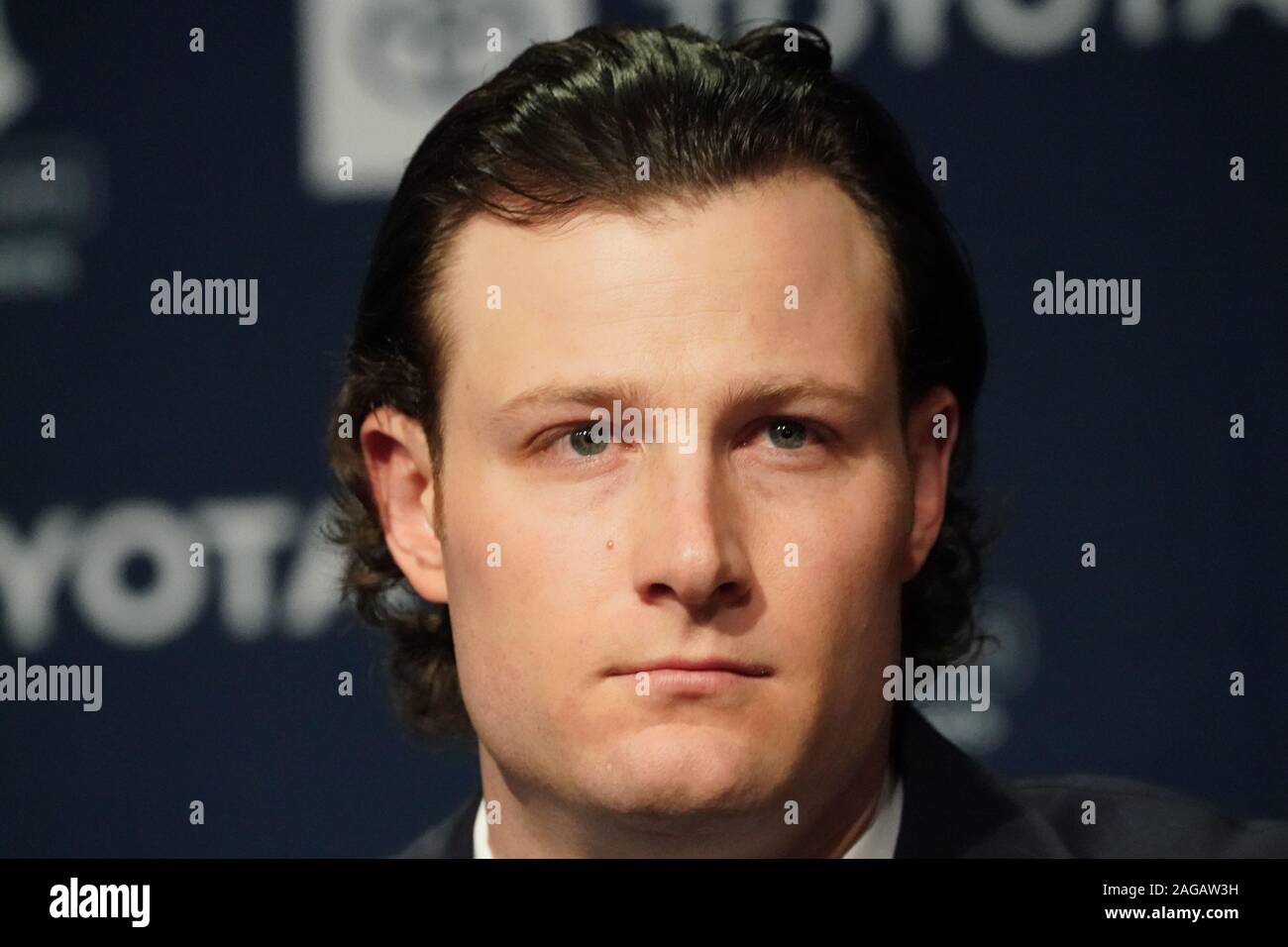 Bronx, Stati Uniti. Xviii Dicembre, 2019. Gerrit Cole guarda su clean-rasata come i New York Yankees tenere una conferenza stampa di presentazione del loro nuovo $324 milioni brocca Gerrit Cole allo Yankee Stadium di New York City il Mercoledì, 18 dicembre 2019. È il più grande contratto di baseball di sempre in termini di valore medio annuo a $36 milioni. Foto di Bryan Smith/UPI Credito: UPI/Alamy Live News Foto Stock