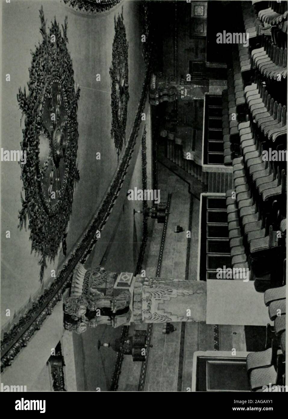 . Architetto e ingegnere. WOMENS LOUNGE. EL TEATRO CAIlTAN. HOLLYWOODInterior dcsiKned di G. A. Lansburtrh. Architetto febbraio, 1927 41. &Lt; HZ U ° SX §"?g J &gt; o . X H O K"Ho uw 5 42 l'architetto e ingegnere ;::&GT;c Foto Stock