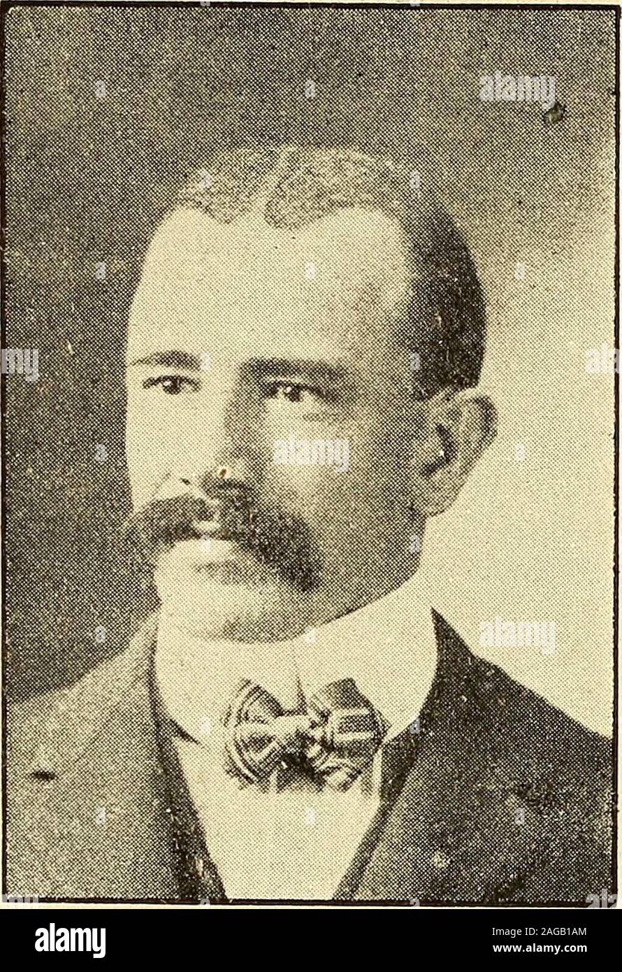 . La storia del Monte unione, Shirleysburg e Shirley Township. rty Fort e a Westmore,Pa. Questo compisny fu acquistato outand consolidata con etere compan-ies e iin 1905 li.e inserito il employof la presente società laWilkes-Barre Gas-Electric Co. H-^ ha tenuto quasi ogni posizione Trovanella g;B.i e illuminazione electrfc busiiness,il suo lavoro a lui presente tiane beingGeneral agente della :F.hoYe azienda,avente carica dell'estremitàdel commerciale business, compresi i reclami, ac-cidents, reclami, infatti lalmostanything al di fuori dell'ordinario. Mr.Wharton era miarried 28 Aprile 1909a Carolyn Andrus Seipl Foto Stock