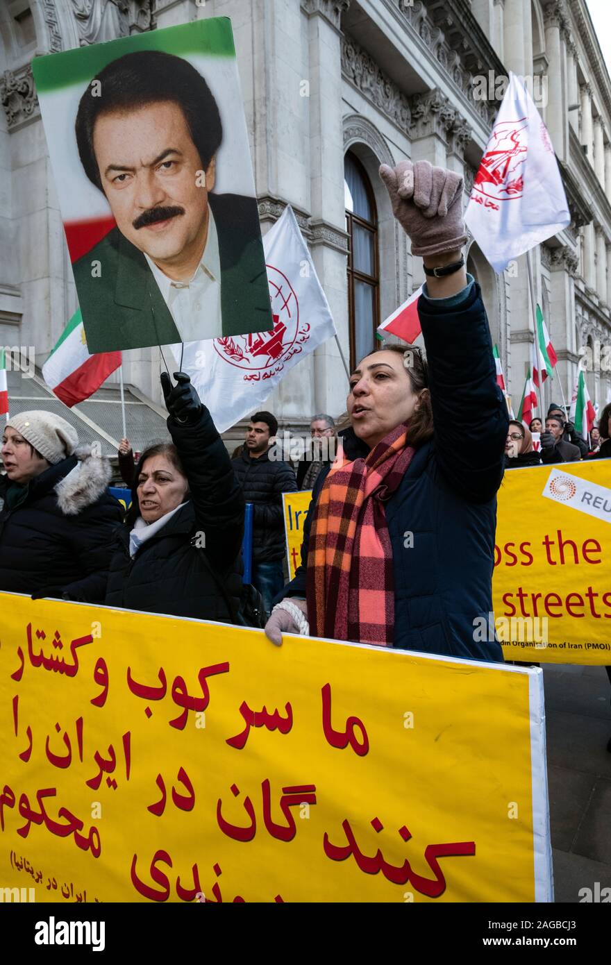 Iraniani protesta a Londra in simpatia con e sostenere le manifestazioni in Iran in opposizione alle politiche del governo iraniano e regime brutale Foto Stock