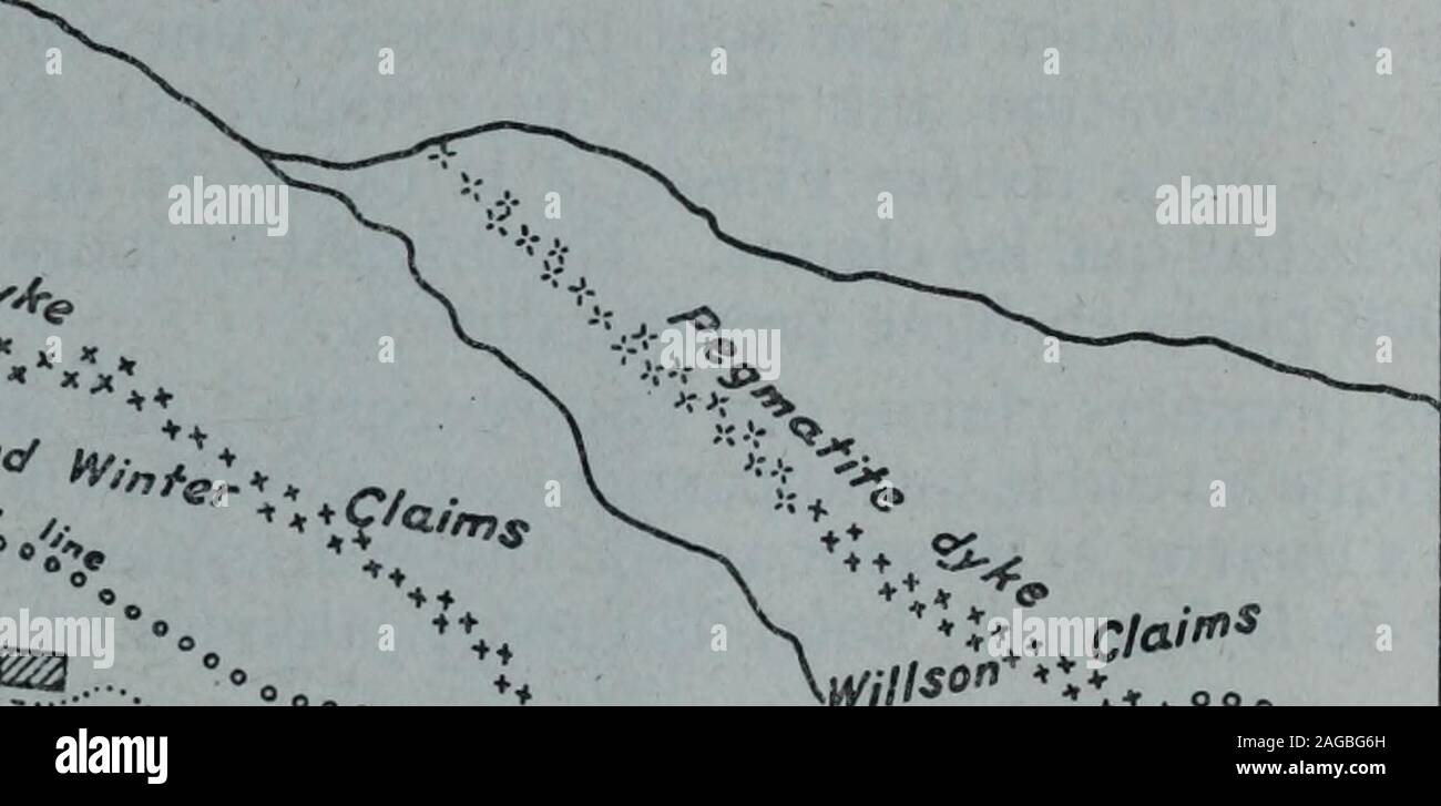 . I documenti de la session de la potenze du Canada-1914 ( volume 48, No.22, i documenti de la sessione n.26-26a). La montagne Mica vue du chemin de fer, l mille ouest de la gare dela Cache de la Tête Jaune. RAPPORT PARLEMENTAIRE SOMMAIREDOCUMENT n. 26a 43 nervure de plusieurs milles en longueur, séparée en plusieurs pics ravins détroits.Les seuls rivendicazioni, pris agitare cette montagne, sont la propriété de M. E. Keller,maintenant (settembre 1912) du 142e Mille, rivière Fraser, sur le chemin rinviare le Grand Tronc Pacifique. Il y a deux rivendicazioni qui furenti jalonnés en 1910;mais ils nont jamais été exploi Foto Stock