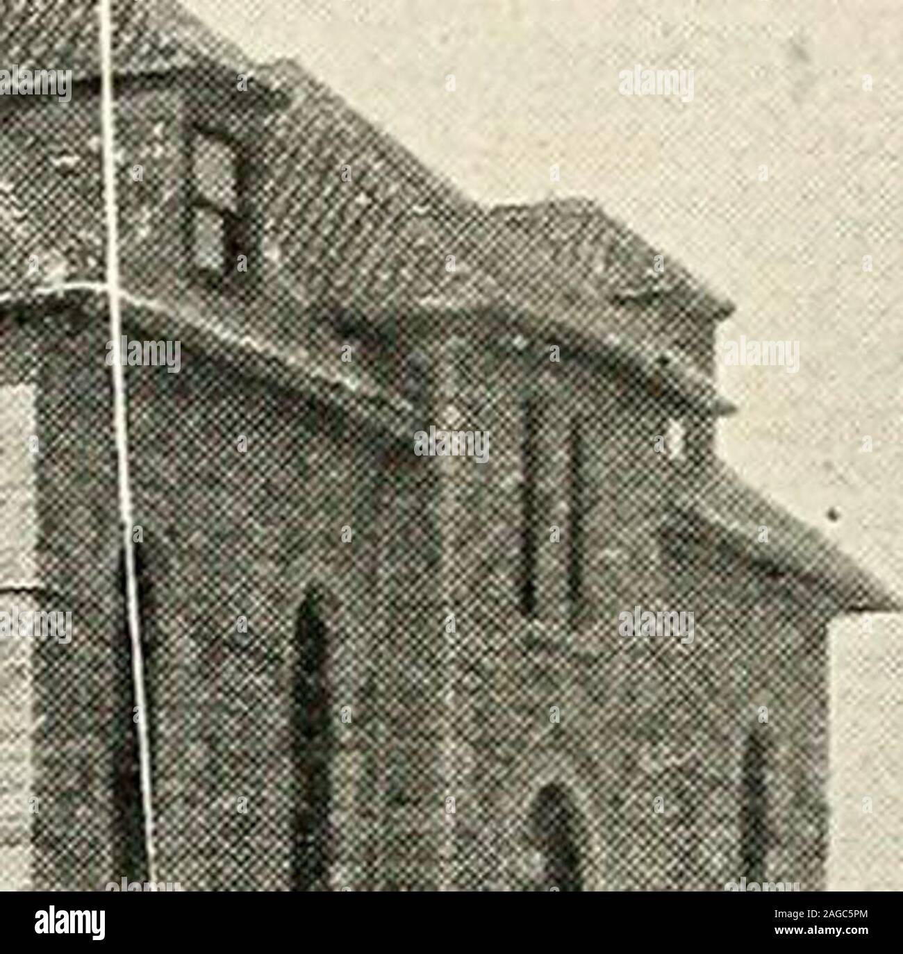 . Gli Stati meridionali. # F. GOUCHER HALL, Donna s College di Baltimora. da un breve ponte sul lato nord. La bellezza esterna di questo mainbuilding è ben abbinato all'interno dal.la dignità del piano generale e thelight e carattere allegro di theseparate camere. Il Lombardo stylerequires forza e semplicità ofstructure, e si tratta di un distinto triumphin progettazione architettonica quando, thesequalities essendo fatta stare outimpressively, vi è aggiunto ad essi,con la congruità perfetto per essere foundhere, un effetto di grazia e allegro-ness. Per la profondità e la solidità della itsfoundations e m Foto Stock
