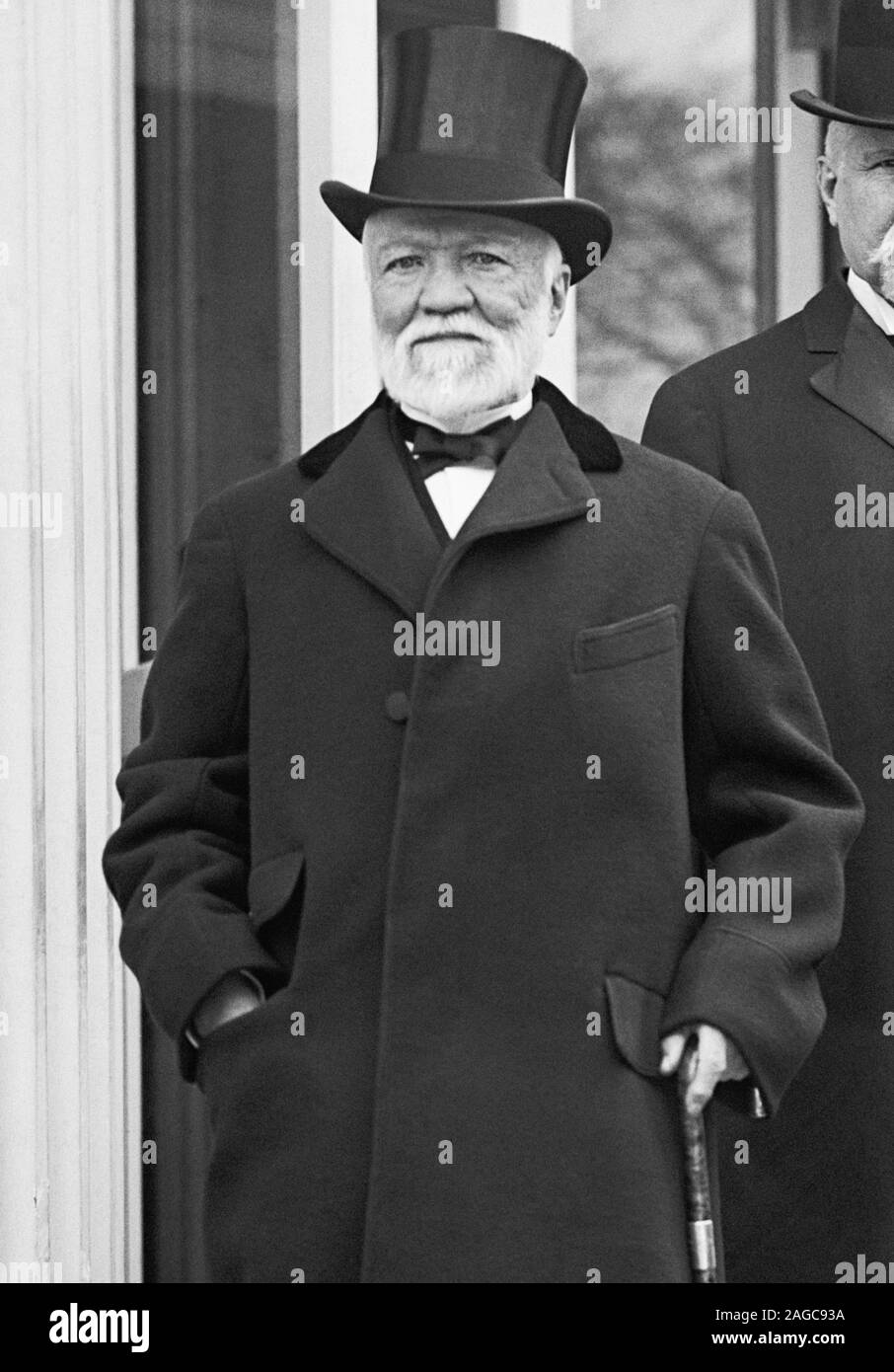 Foto d'epoca di Scottish-American imprenditore e filantropo Andrew Carnegie (1835 - 1919). Foto circa 1914 da Harris & Ewing. Foto Stock