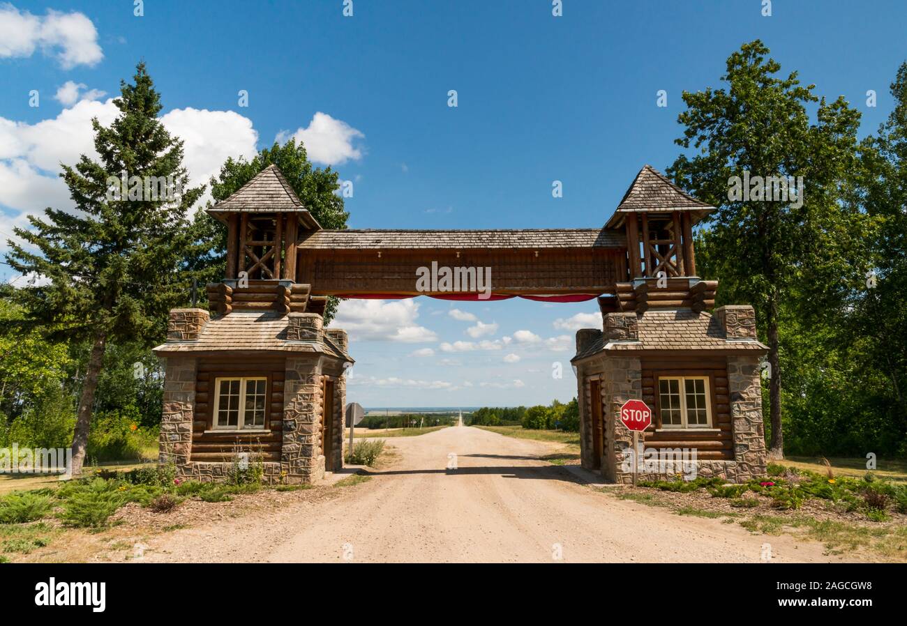 L'Equitazione Mountain Park East Gate complesso di registrazione Sito Storico Nazionale su un pomeriggio d'estate, in Manitoba, Canada Foto Stock