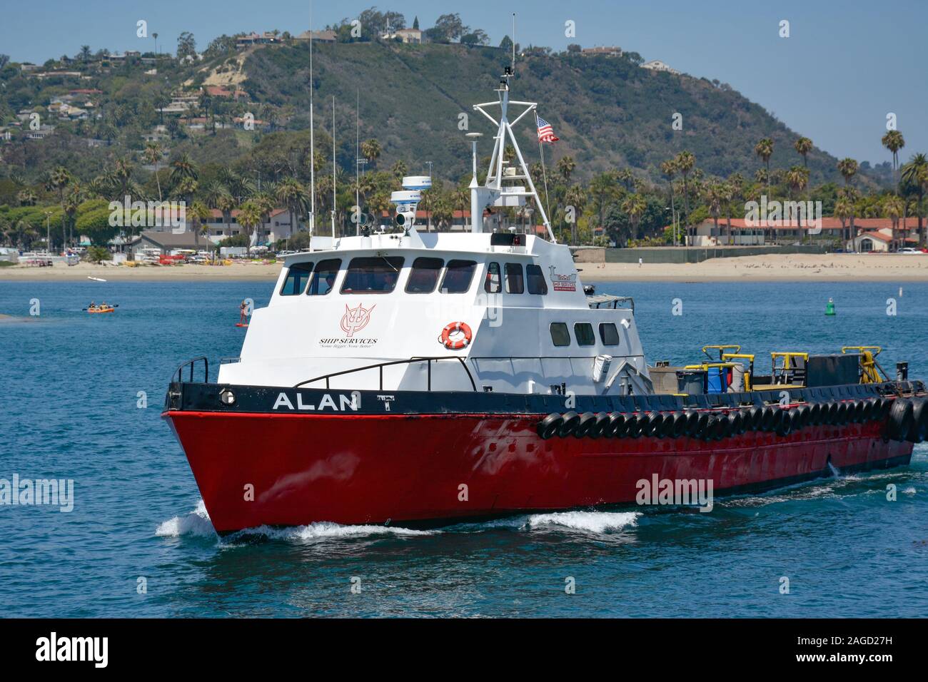 A 100 ft triple vite diesel alluminio equipaggio barca, "Alan T", una nave barca Servizi, crociera attraverso la Santa Barbara porto nella California del Sud, Foto Stock