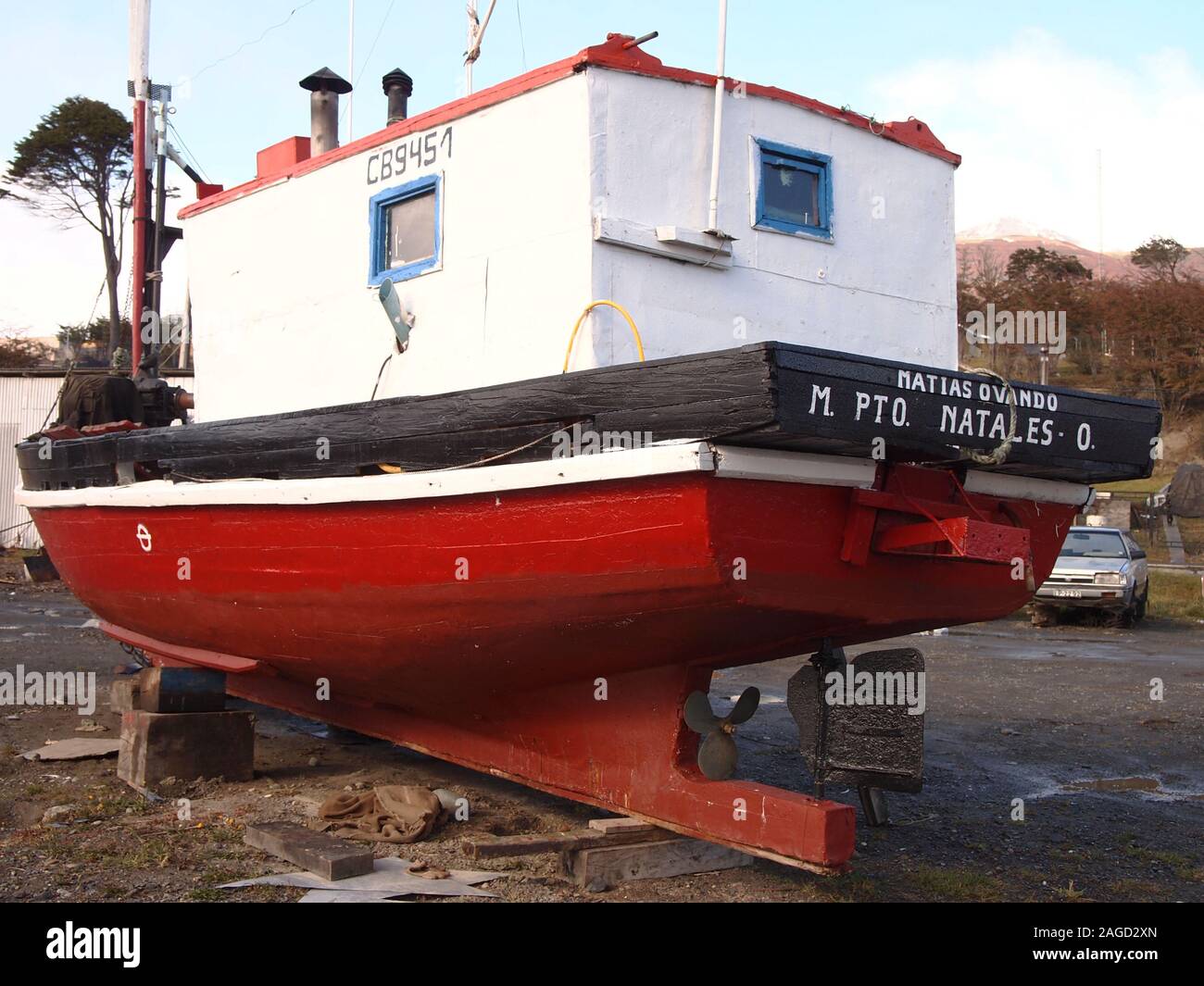 Demolito il vecchio artigianale di navi da pesca in una nave cimitero vicino a Puerto Williams (Cile), il mondo" il villaggio più meridionale Foto Stock