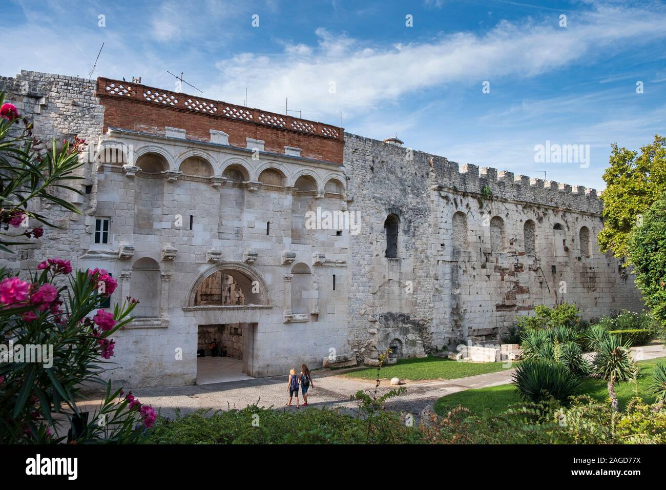 Golden Gate grand ingresso al Palazzo di Diocleziano in ore diurne, Split, Croazia Foto Stock