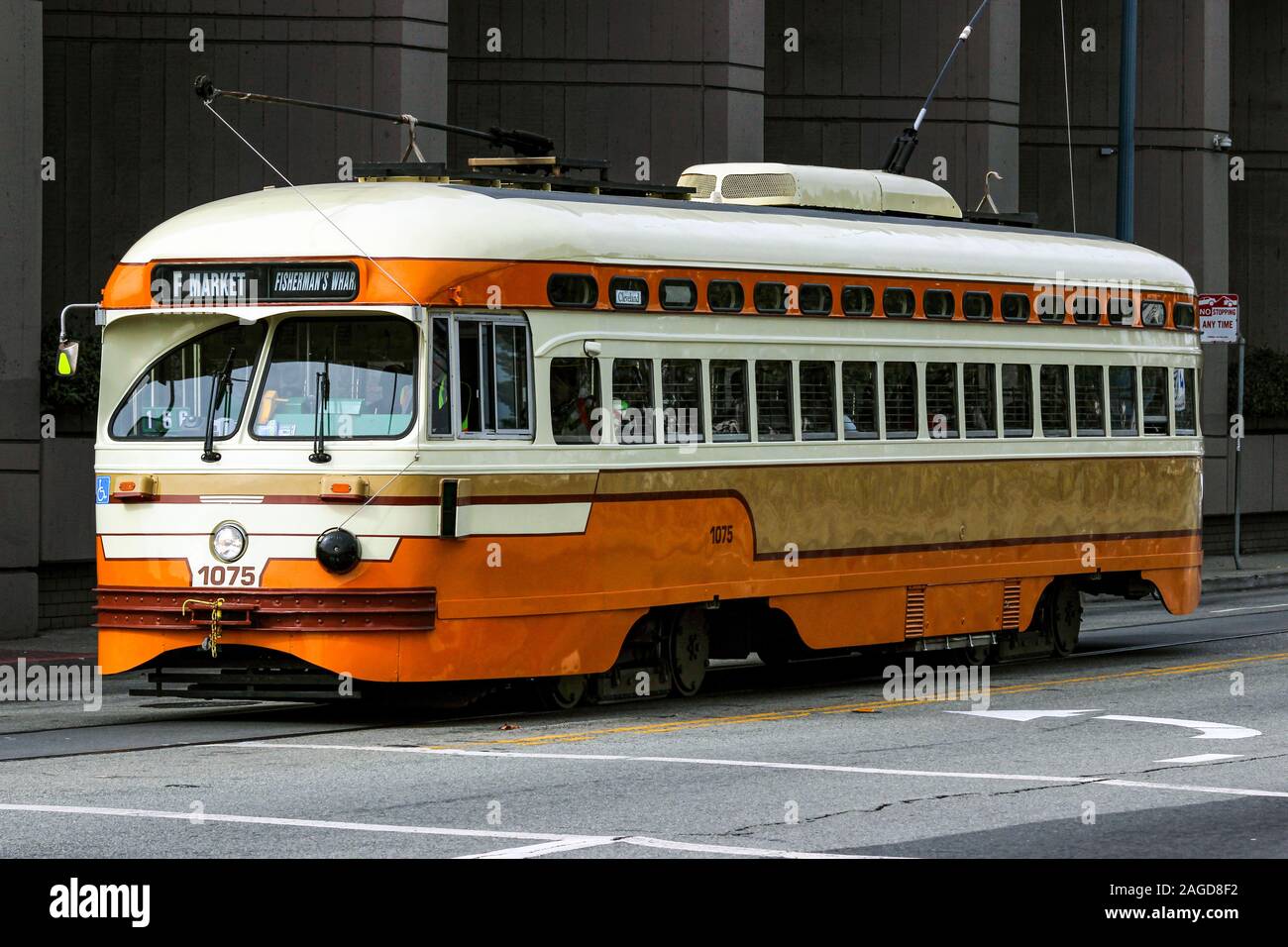 Heritage tram sulla linea F a San Francisco, Stati Uniti d'America Foto Stock