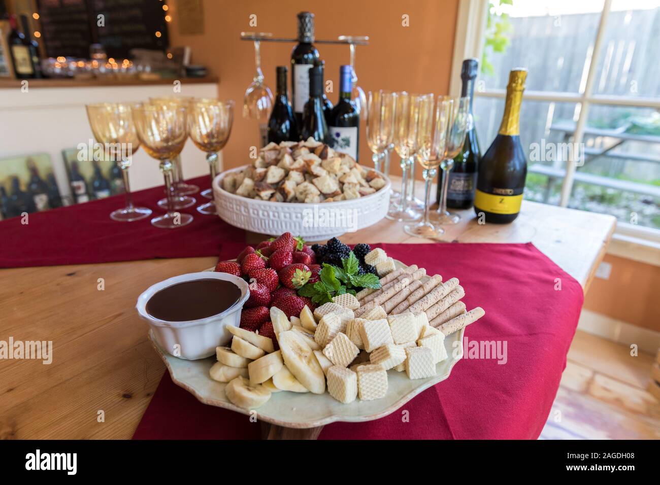 La Fonduta di ingredienti di partito sul piano del tavolo Foto Stock