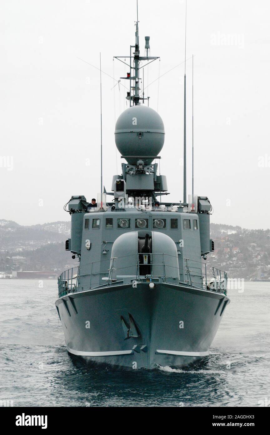 Il tipo 143A Gepard classe attacco rapido missile craft 'S73 Hermelin della marina tedesca (Deutsche Marine) che era in servizio dal 1983 al 2016. Visto qui nelle acque norvegesi. Foto Stock