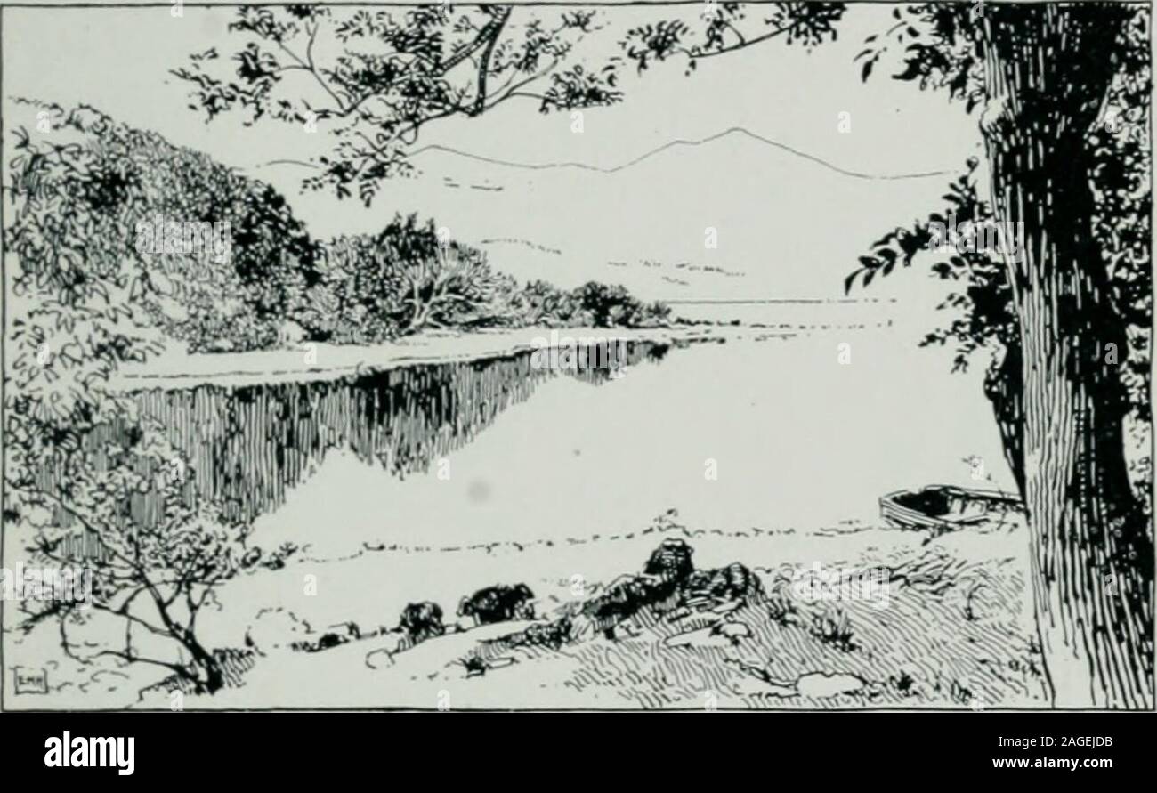 . Le Isole Britanniche : una guida per i visitatori di oltre oceano, tenendo in American pellegrino santuari, il principale show-luoghi e di altri famosi per la loro storia, bellezza, o associazioni letterarie. , E poi Ginkell, ha cercato di catturare la città,che è stato tenuto per James II. Il quartiere abbonda incastle rovine. Vi è poco di interesse nella stessa di Listowel, ma thecoast, che è comodamente raggiungibile con la ferrovia, è veryfine, avente buona sands e numerose grotte rocciose. Accesso Untilrecently è stata ricavata da un vecchio mono-railway.Tralee è una vecchia città con un aspetto moderno e doesa notevoli quantità di s Foto Stock