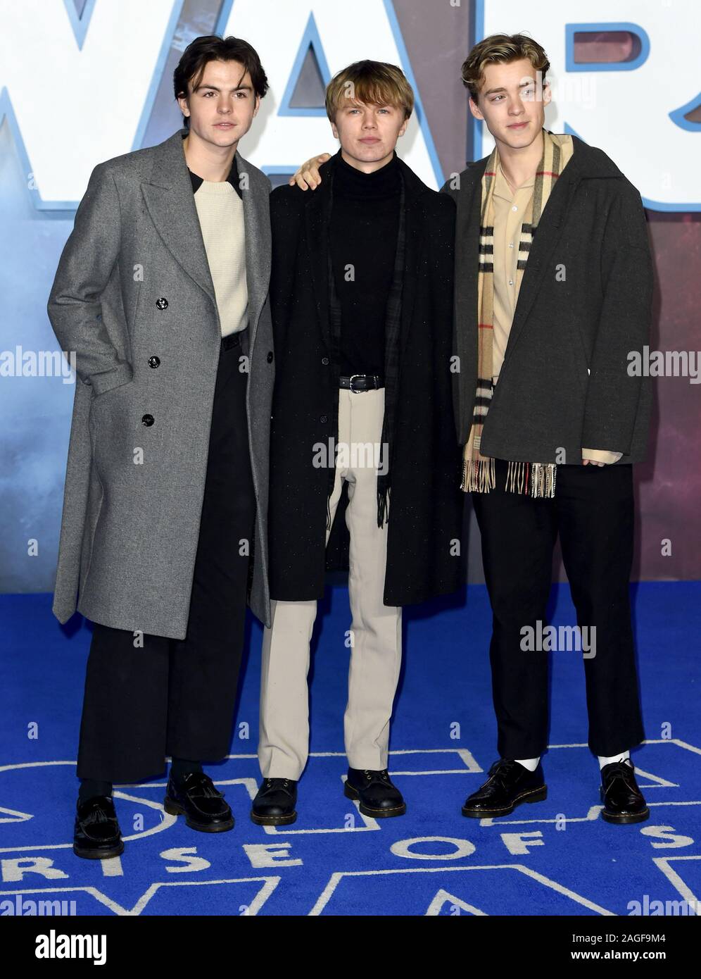 Foto deve essere accreditato ©Alpha premere 079965 18/12/2019 Nuova speranza Club, Blake Richardson, George Smith e Reece Bibby alla Star Wars Il luogo di Skywalker film europeo Premiere detenute a Vue Leicester Square a Londra. Foto Stock