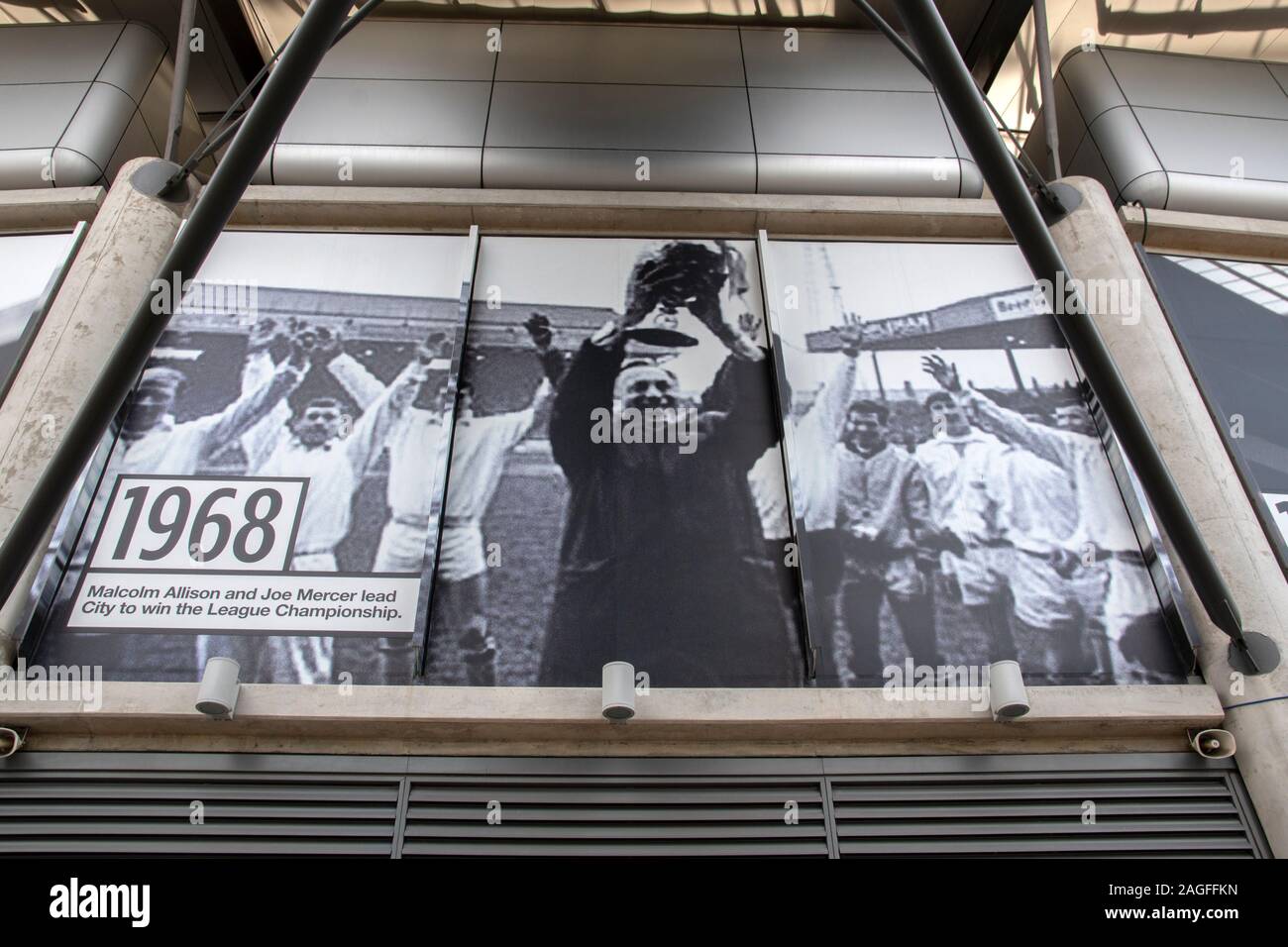 Affissioni Anno 1968 al Manchester Stadium a Manchester Inghilterra 2019 Foto Stock