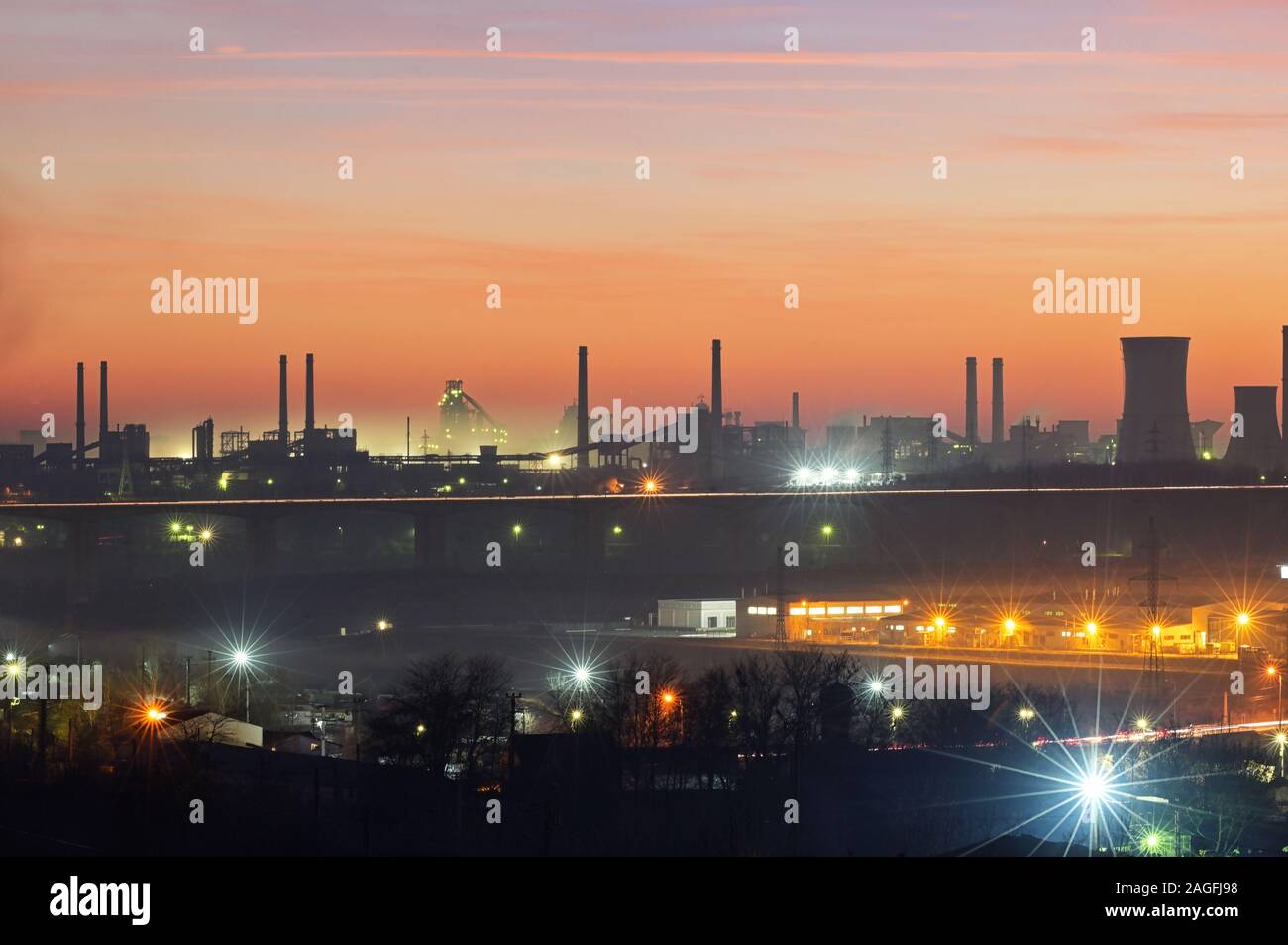 Acciaio industriale impianto di notte Foto Stock