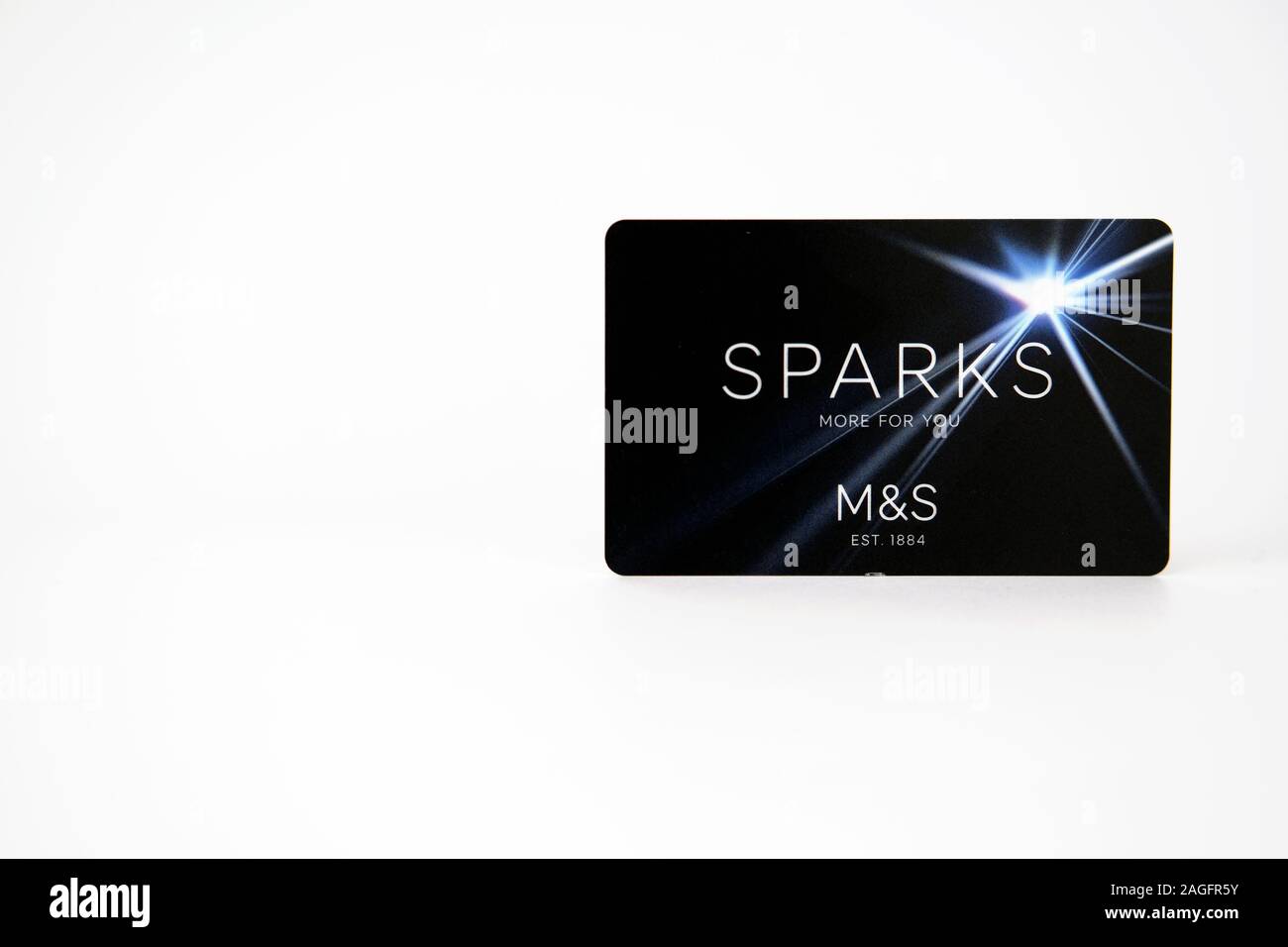 M&S Scheda di scintille. Esso viene personalizzato offre ai soci clubcard. Isolato su bianco Foto Stock