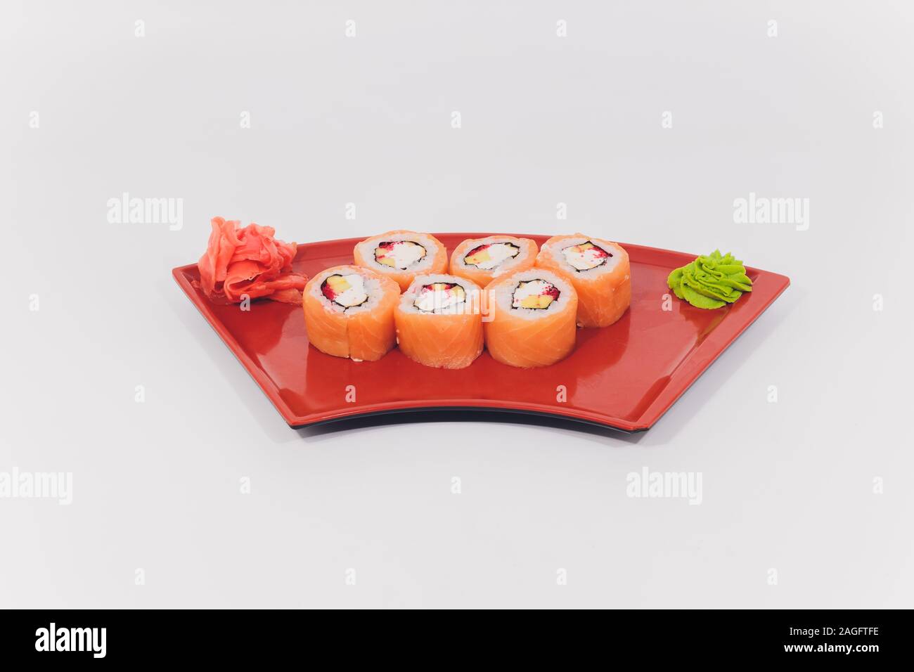 Grande colorato sushi set. isolato su sfondo bianco Foto Stock