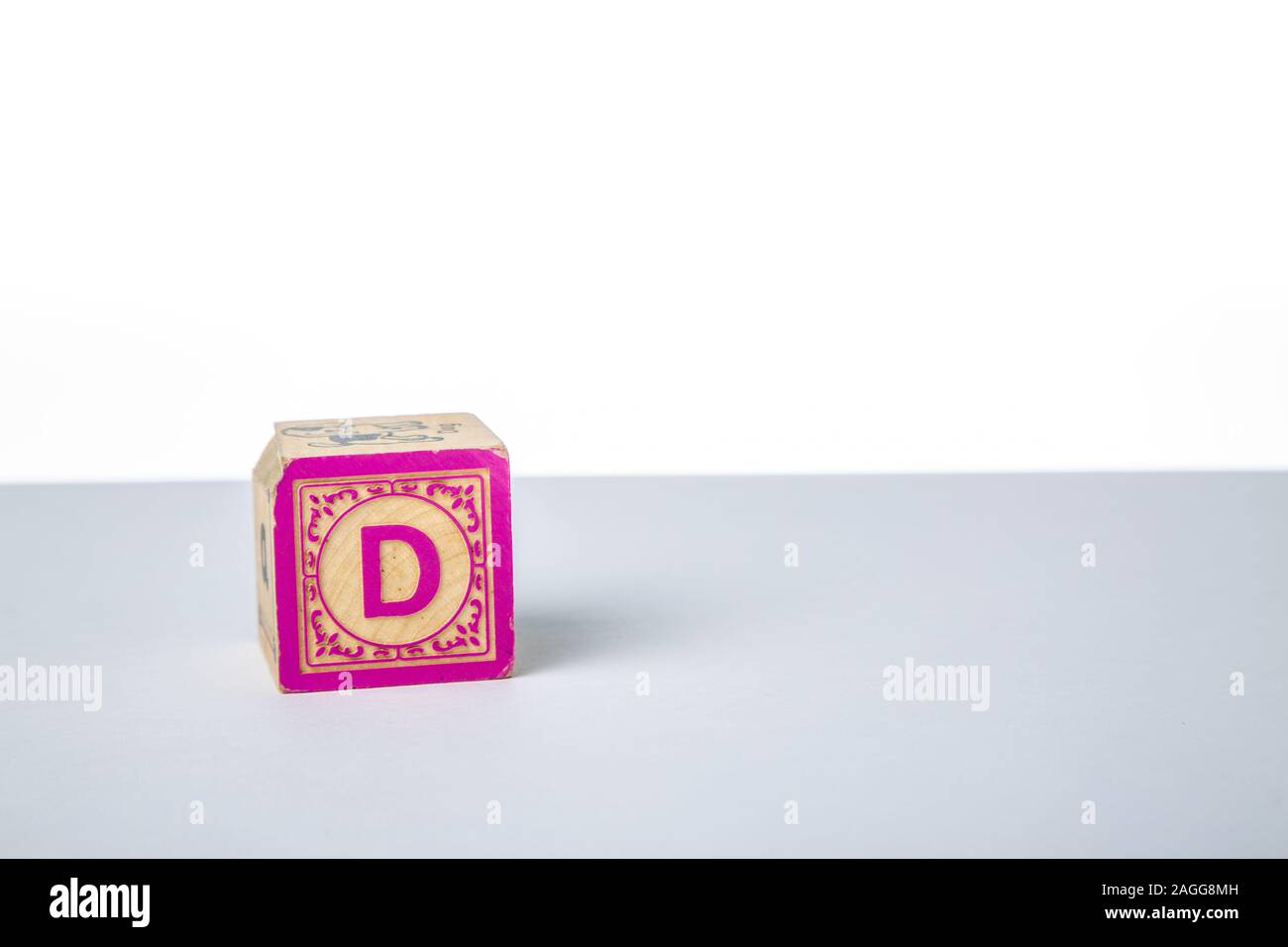 Bambini alfabeto di legno blocco raffigurante la lettera D Foto Stock