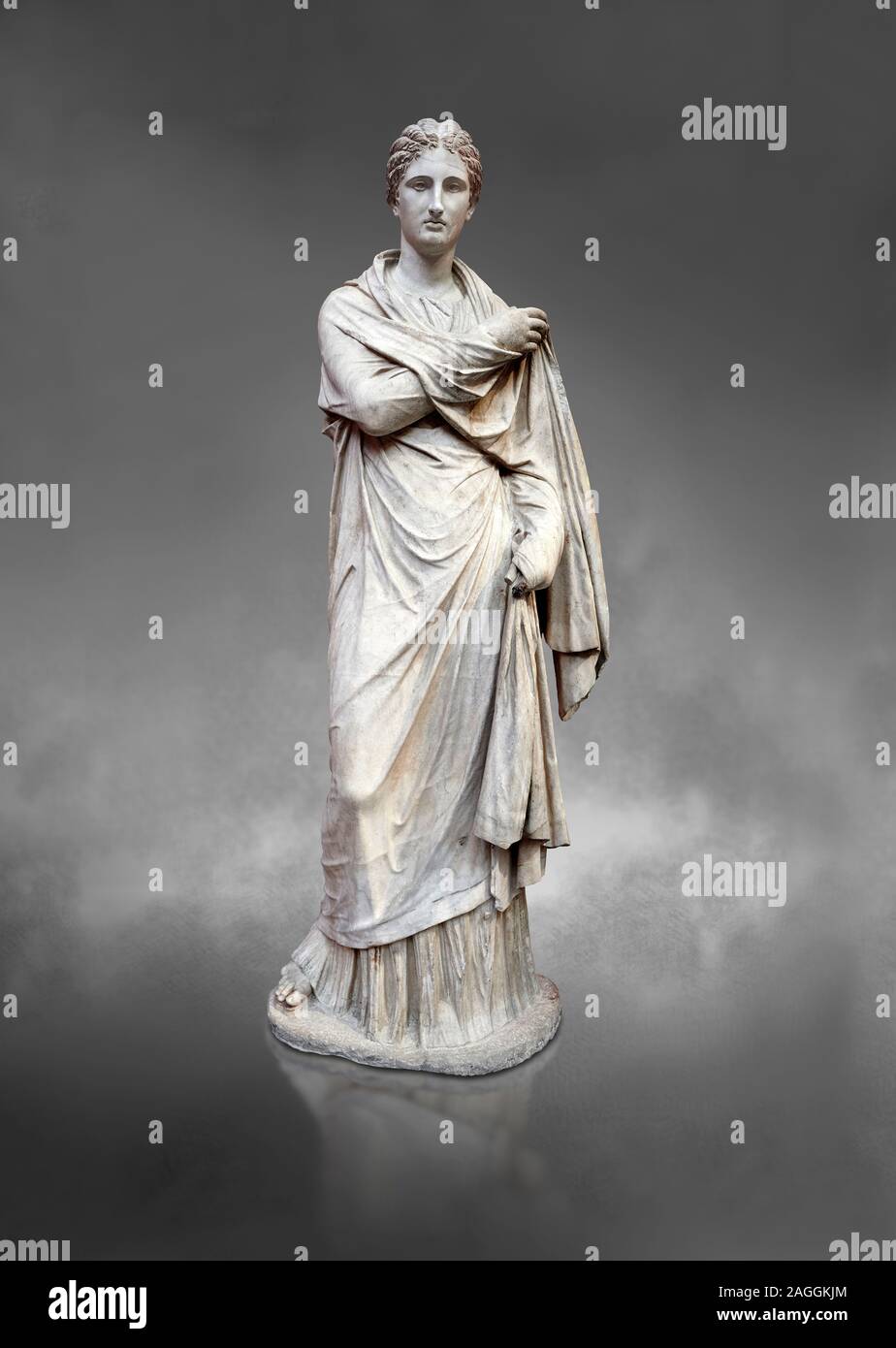 Il Greco antico statua funeraria di una donna, tipo piccole Ercolano donna stile. Da Delos circa del II sec. A.C. Atene Museo Archeologico Nazionale. Cat Foto Stock