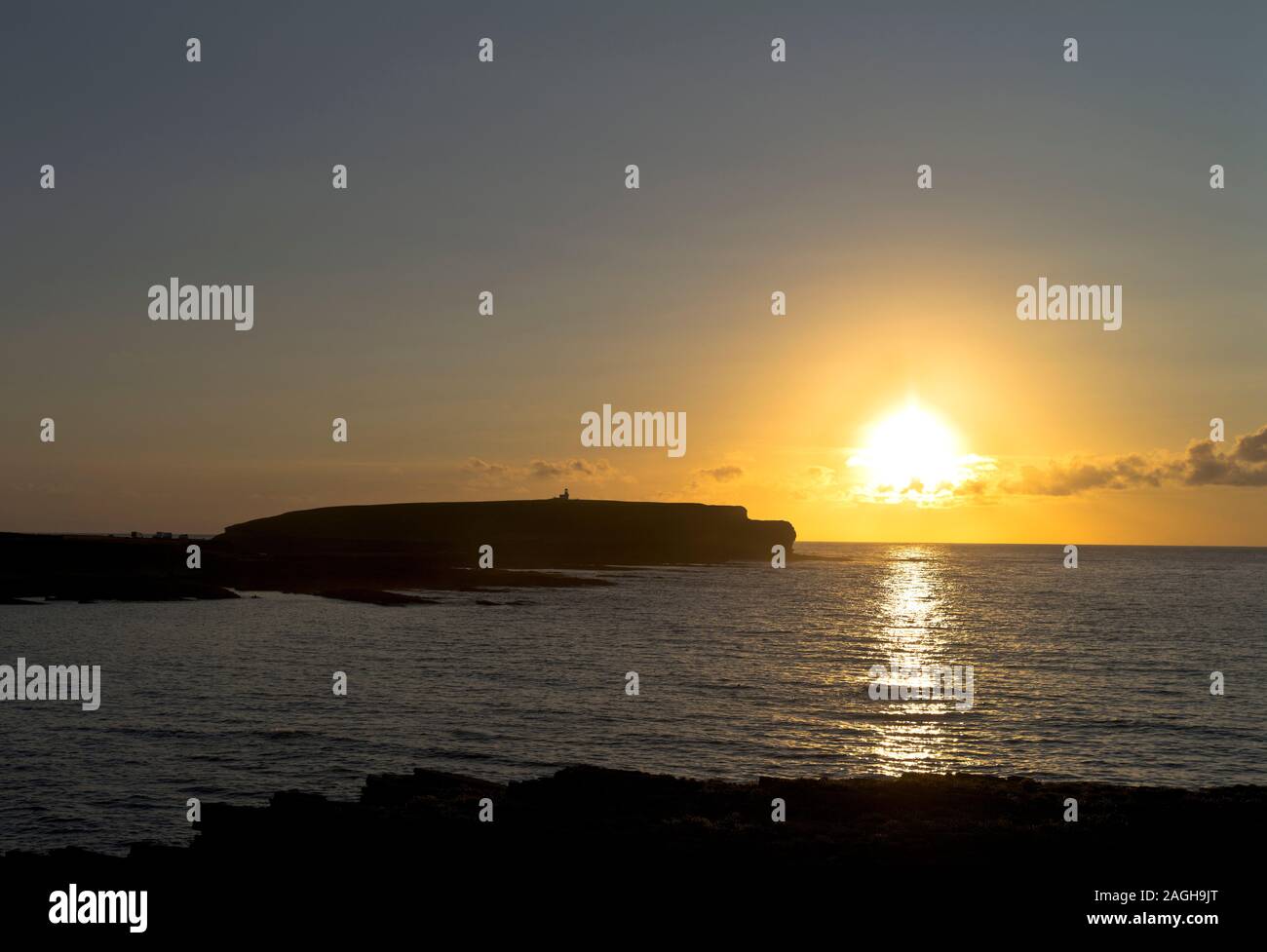 Dh Brough di Birsay BIRSAY ORKNEY Tramonto sulla costa nord di sera Foto Stock
