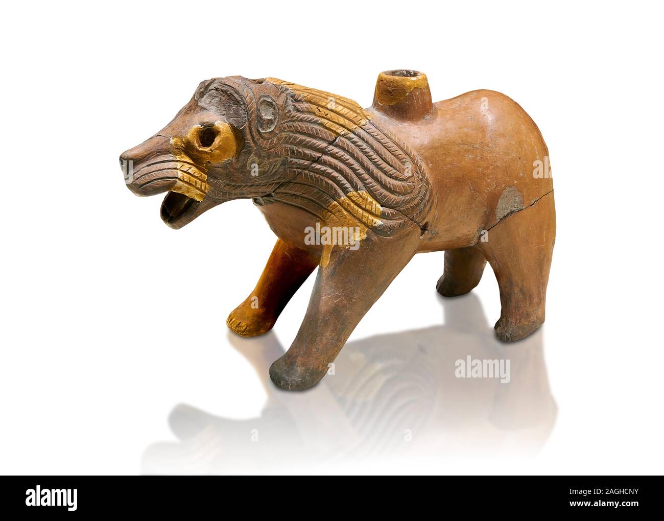 Hittita Terra cotta lion rituale a forma di nave - XVI secolo a.c. - Hattusa ( Bogazkoy ) - Museo della Civiltà anatolica, Ankara, Turchia. Contro wh Foto Stock