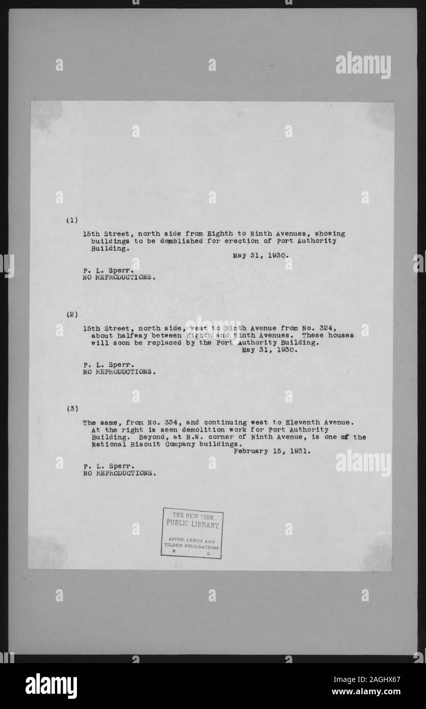 Include le vedute di Charles Holt, H. W. Seward, S. R. Stoddard e altri fotografi ed editori. Robert Dennis raccolta di vista stereoscopica. Titolo ideato da cataloger. Viste di Clinton, compresa la prigione, con una vista interna; una chiesa; Hamilton Collge motivi e costruendo e Houghton Seminario femmina.; guardando attraverso il gateway da Houghtoe [Houghton] motivi seminario, Clinton, N.Y. Foto Stock
