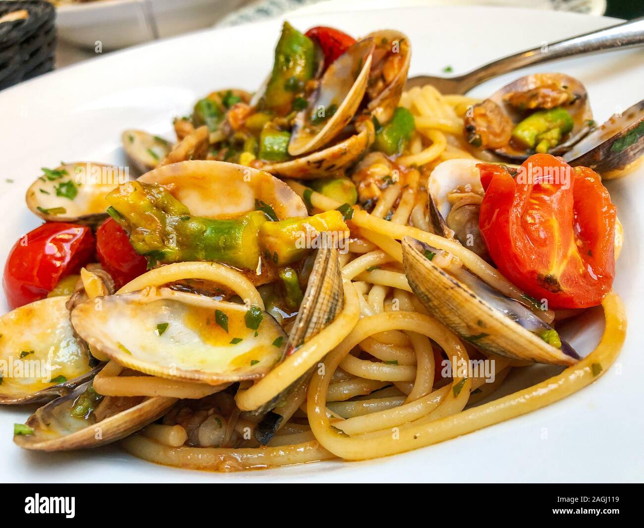 Cucina italiana su piatto nel ristorante Foto Stock