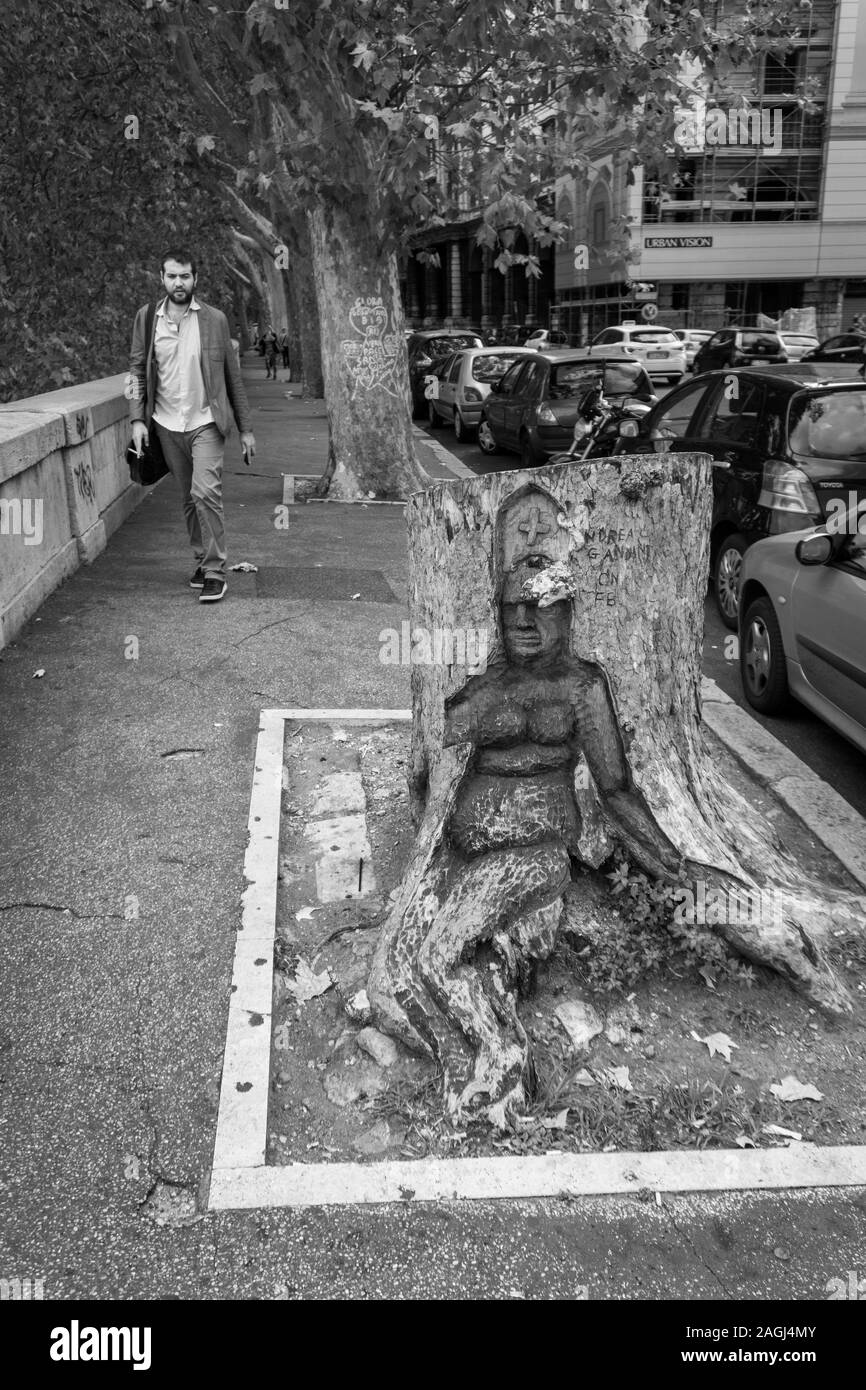 Persone per le strade di Roma Foto Stock