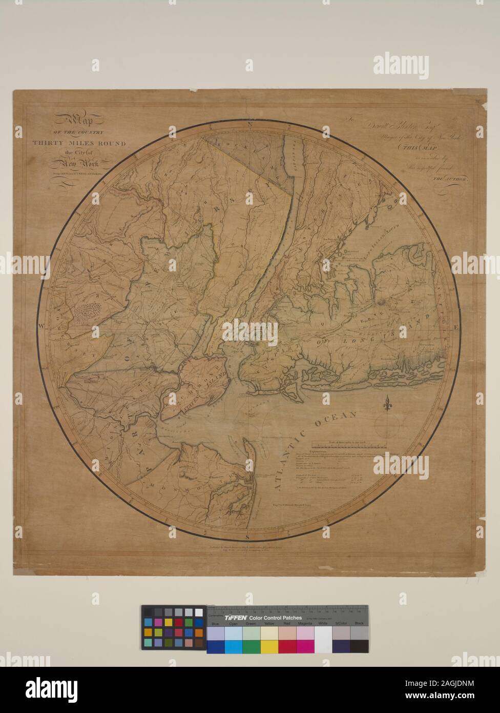 Inscritto a Dewitt Clinton, Esqr., sindaco di New York. Citazione/Riferimento: ENO 75; Mappa del paese a trenta miglia intorno alla città di New York ; progettata e disegnata da I. H. Eddy , 1812 ; pubblicato dalla prima & Dunning. Foto Stock