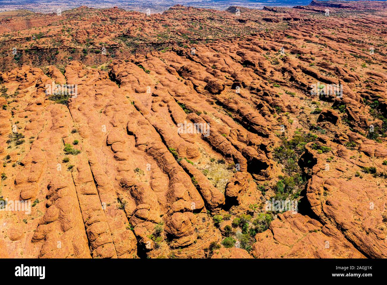 Vista aerea del Kings Canyon e le cupole distintivo entro la città perduta, nel remoto nord del territorio entro l'Australia centrale. Foto Stock