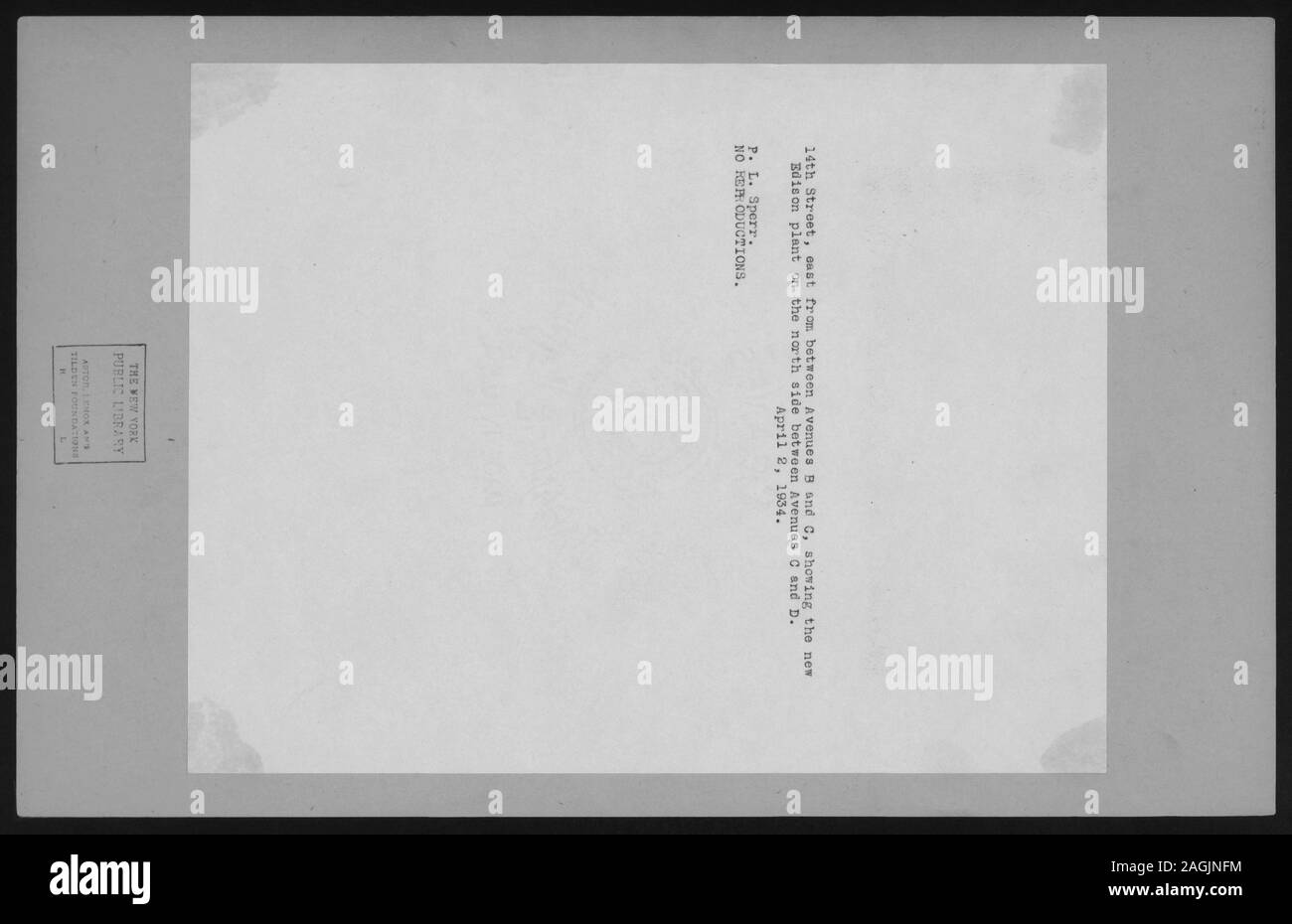 Viste di Cazenovia e vicinanze, compresi cityscapes, vedute dei laghi, dei naviganti, Dieci motivi Eycks, Chittenango Falls, Perryville cade, e un gruppo di teatro vestita in Medio Oriente i costumi. Alcune visualizzazioni duplicate. Include le vedute di Mather & Lyon, E. G. saldare & Figlio e A. A. Johnson. Robert Dennis raccolta di vista stereoscopica. Titolo ideato da cataloger.; Mill Street, Cazenovia, N.Y. Foto Stock