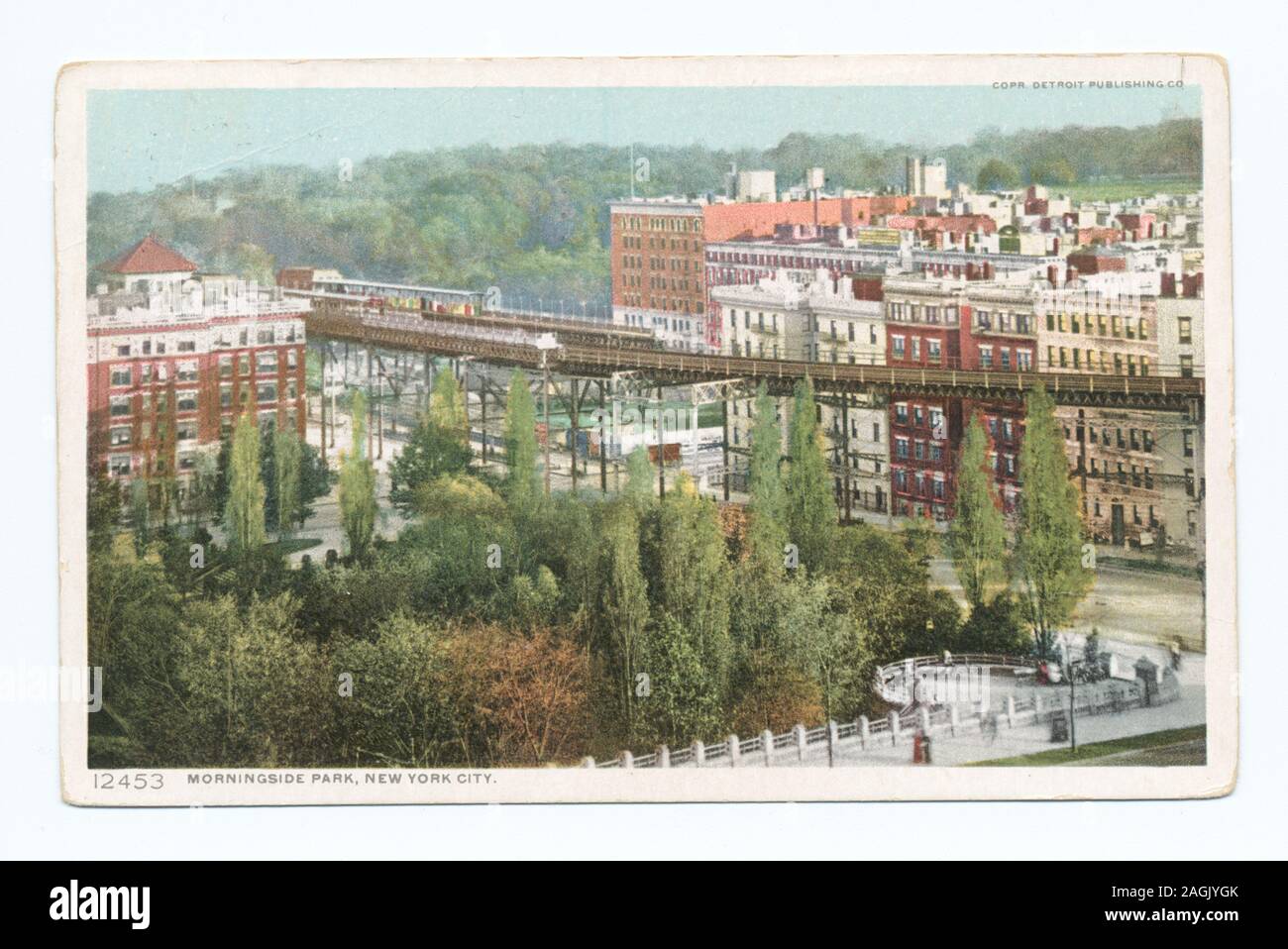 Cartolina numero di serie: 12453Cartolina raffigurante 110th Street station sull'IRT Ninth Avenue linea torreggianti sopra l'estremità sud di Morningside Park 1908-1909.; Morningside Park, New York, N. Y. Foto Stock
