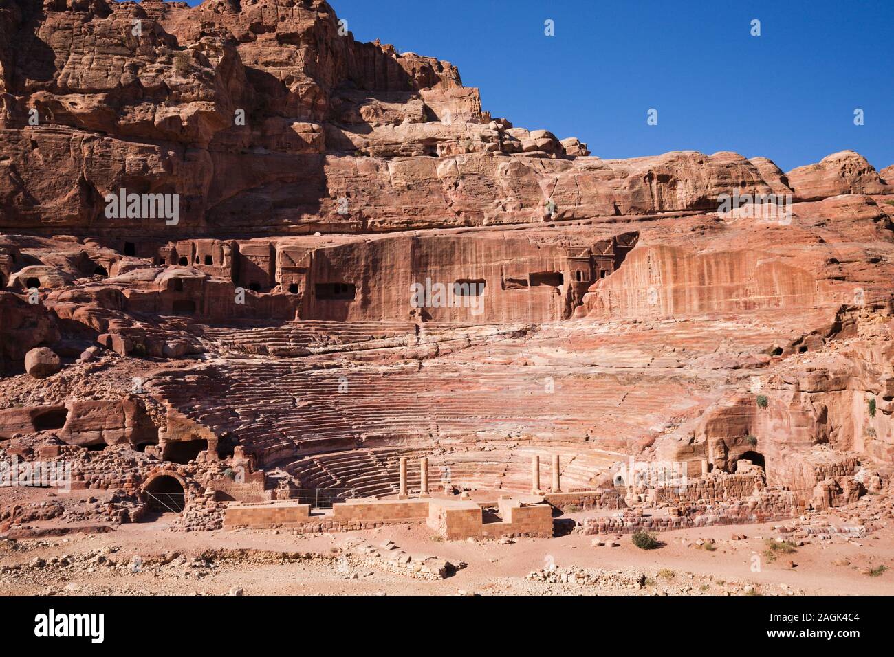 Petra, Teatro Romano, scolpita la vecchia architettura, Giordania, Medio Oriente e Asia Foto Stock