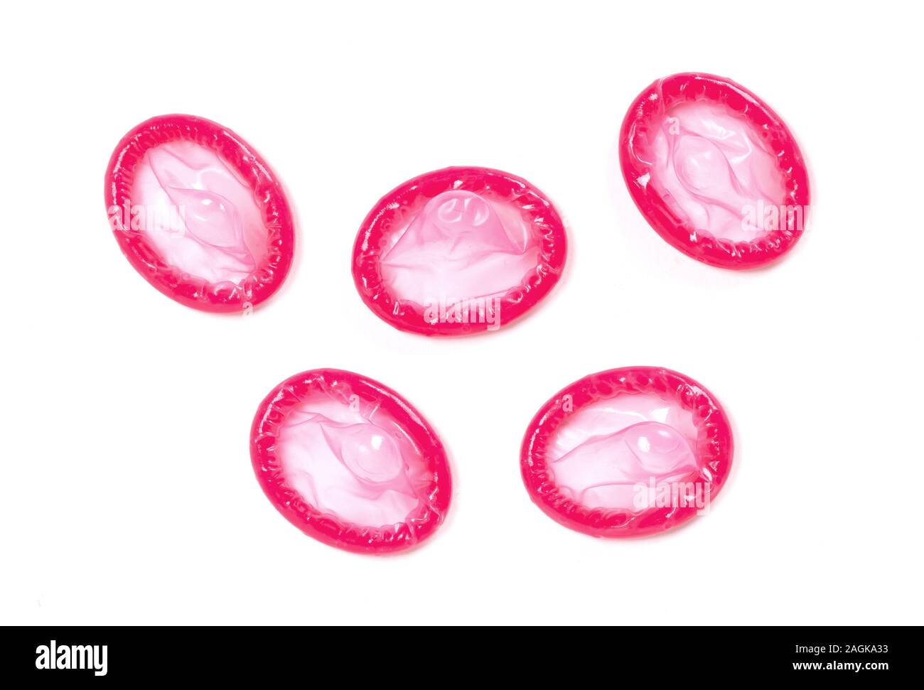 Red preservativo, isolato su uno sfondo bianco Foto Stock