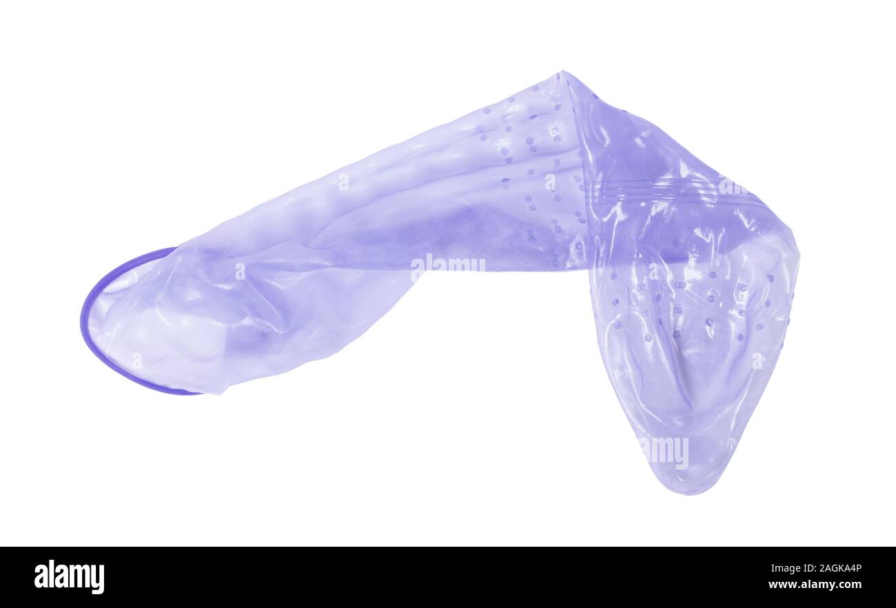 Blue preservativo, isolato su uno sfondo bianco Foto Stock