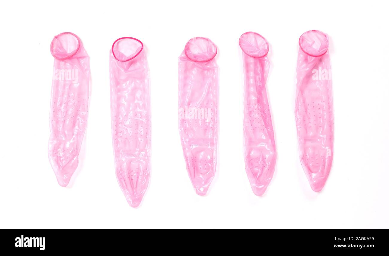 Red preservativo, isolato su uno sfondo bianco Foto Stock