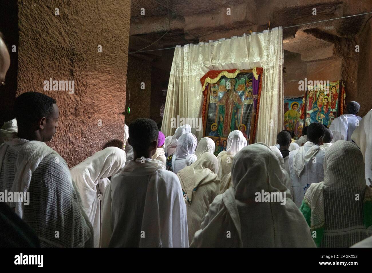 Etiopia, Amhara Region, Lalibela, Bet Gabriel Rafael, adoratori durante la festa di San Gabriele di mass Foto Stock