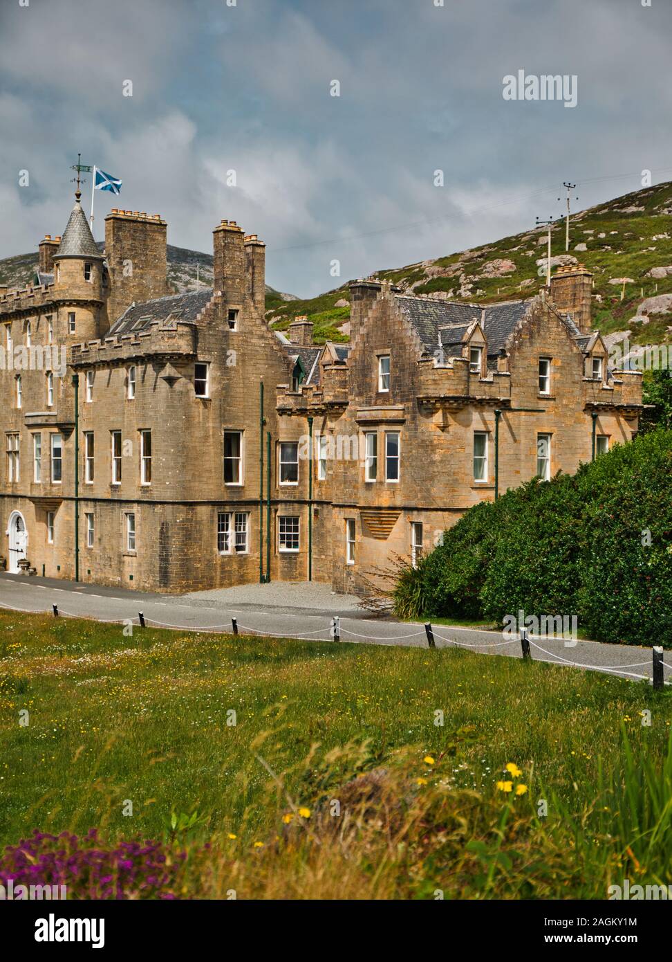 Casa di campagna privata del castello di Amhuinnsuidhe, ben nota per le feste di tiro e la pesca del salmone e della trota, isola di Harris, Ebridi Esterne, Scozia Foto Stock