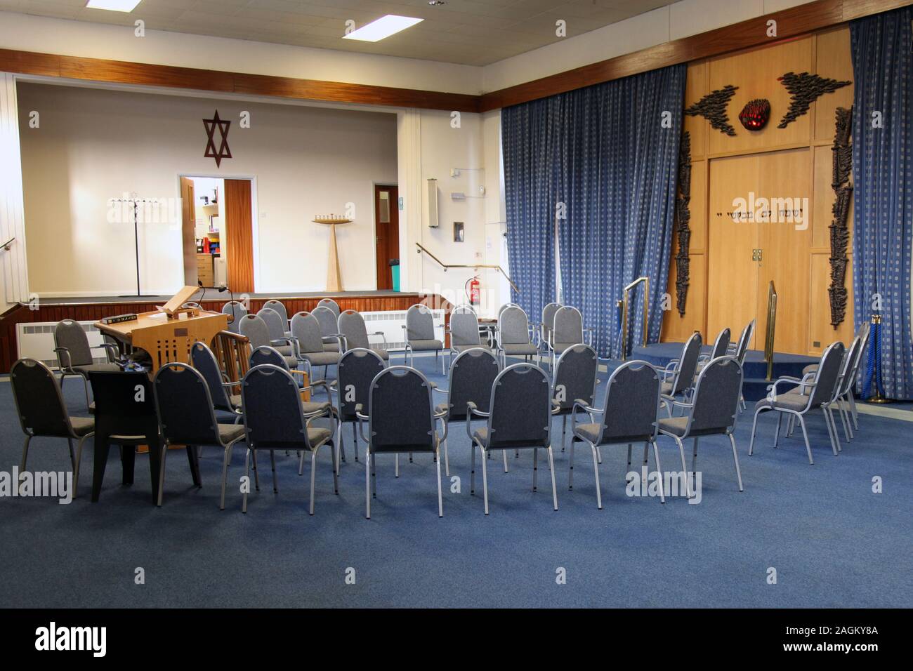 Vista interna del Nord West Surrey Sinagoga di Weybridge, Surrey, Regno Unito, 2019 Foto Stock