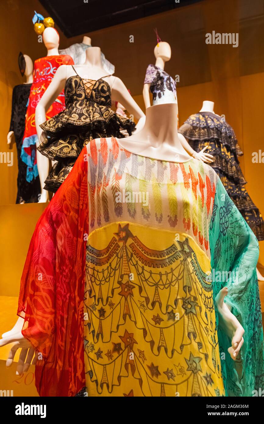 Inghilterra, Londra, Southwark, la moda e il museo tessile fondata dal designer britannico Zandra Rhodes, mostre di Zandra Rhodes progettazioni di abbigliamento Foto Stock