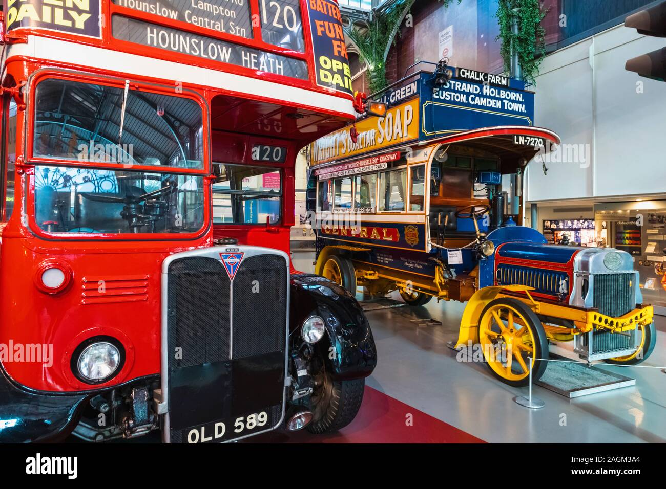 Inghilterra, Londra Covent Garden, il Museo dei Trasporti di Londra, presentano Vintage di Londra il trasporto con autobus Foto Stock
